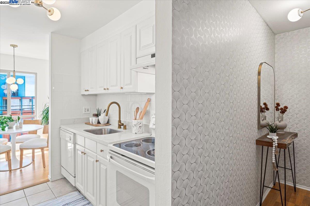 Detail Gallery Image 7 of 30 For 555 Jean St #626,  Oakland,  CA 94610 - 2 Beds | 2 Baths