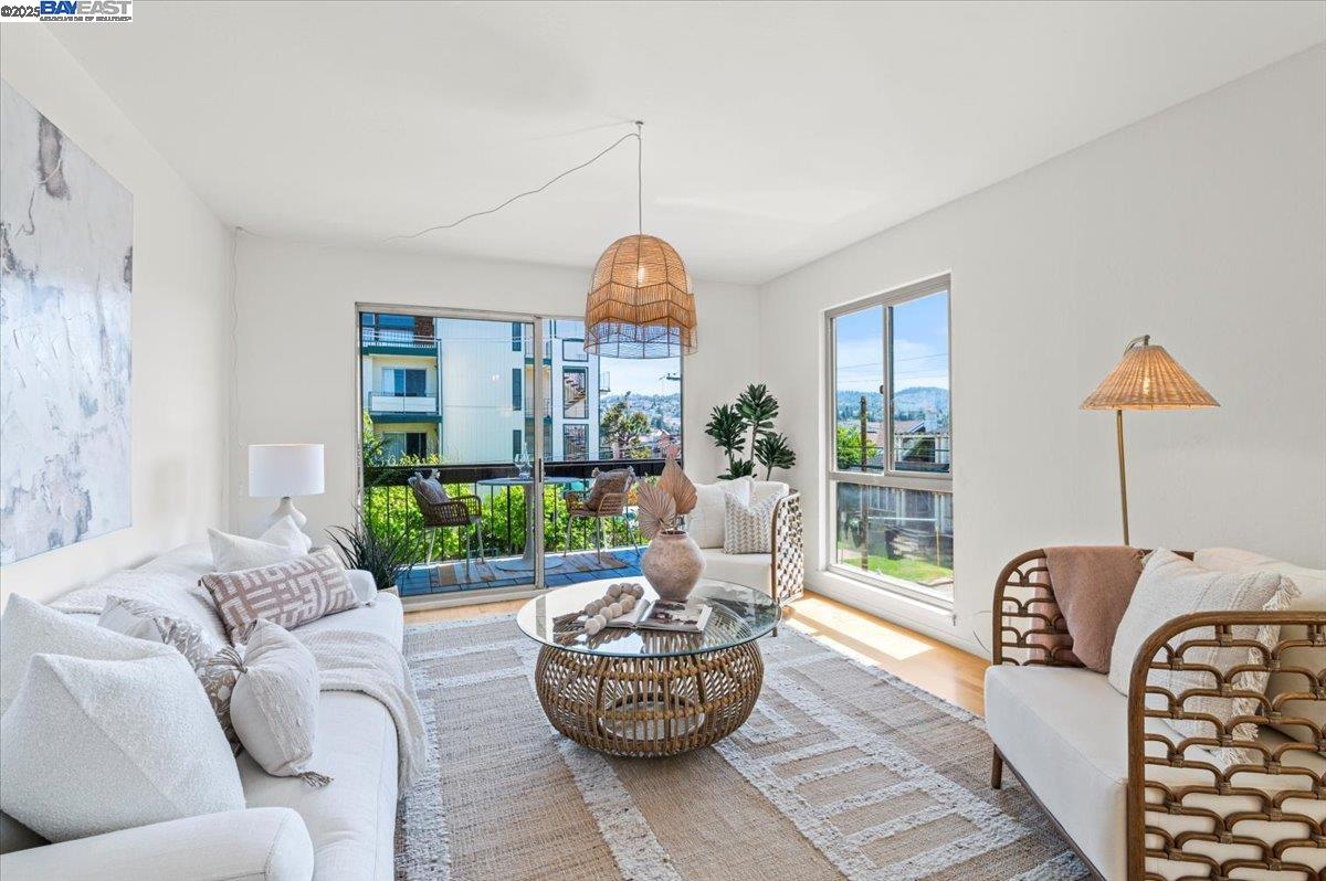 Detail Gallery Image 8 of 30 For 555 Jean St #626,  Oakland,  CA 94610 - 2 Beds | 2 Baths