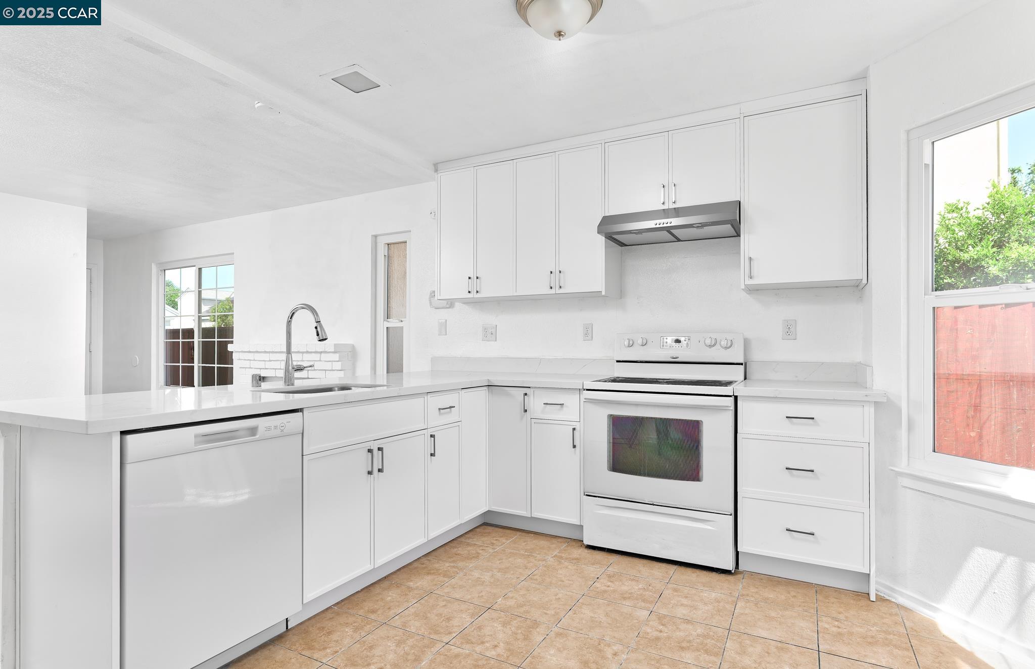 Detail Gallery Image 11 of 25 For 2119 Meadowlark Ln, Oakley,  CA 94561 - 3 Beds | 2/1 Baths