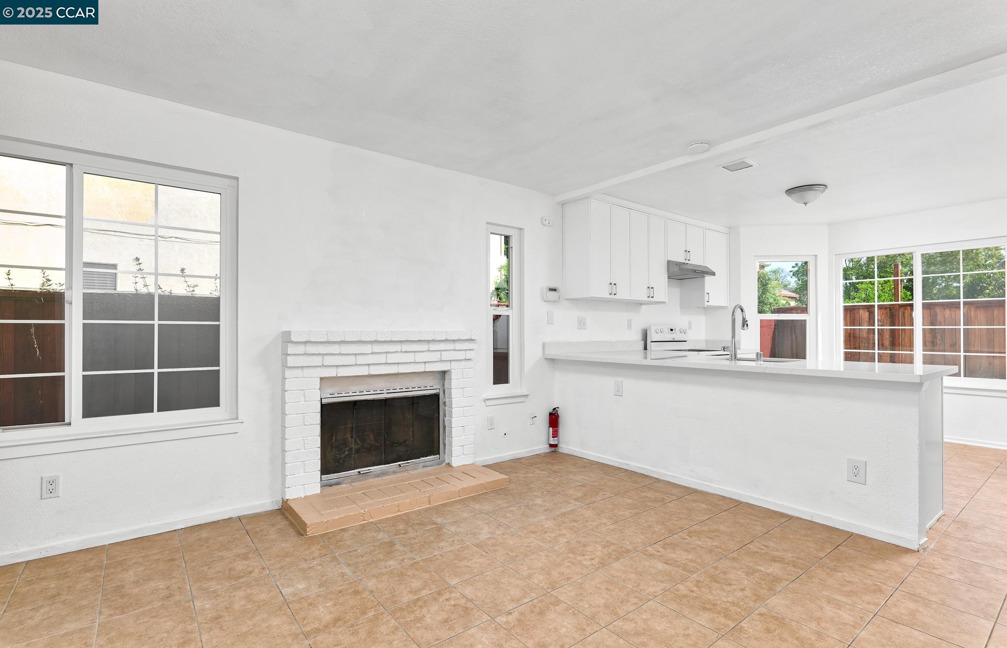 Detail Gallery Image 9 of 25 For 2119 Meadowlark Ln, Oakley,  CA 94561 - 3 Beds | 2/1 Baths