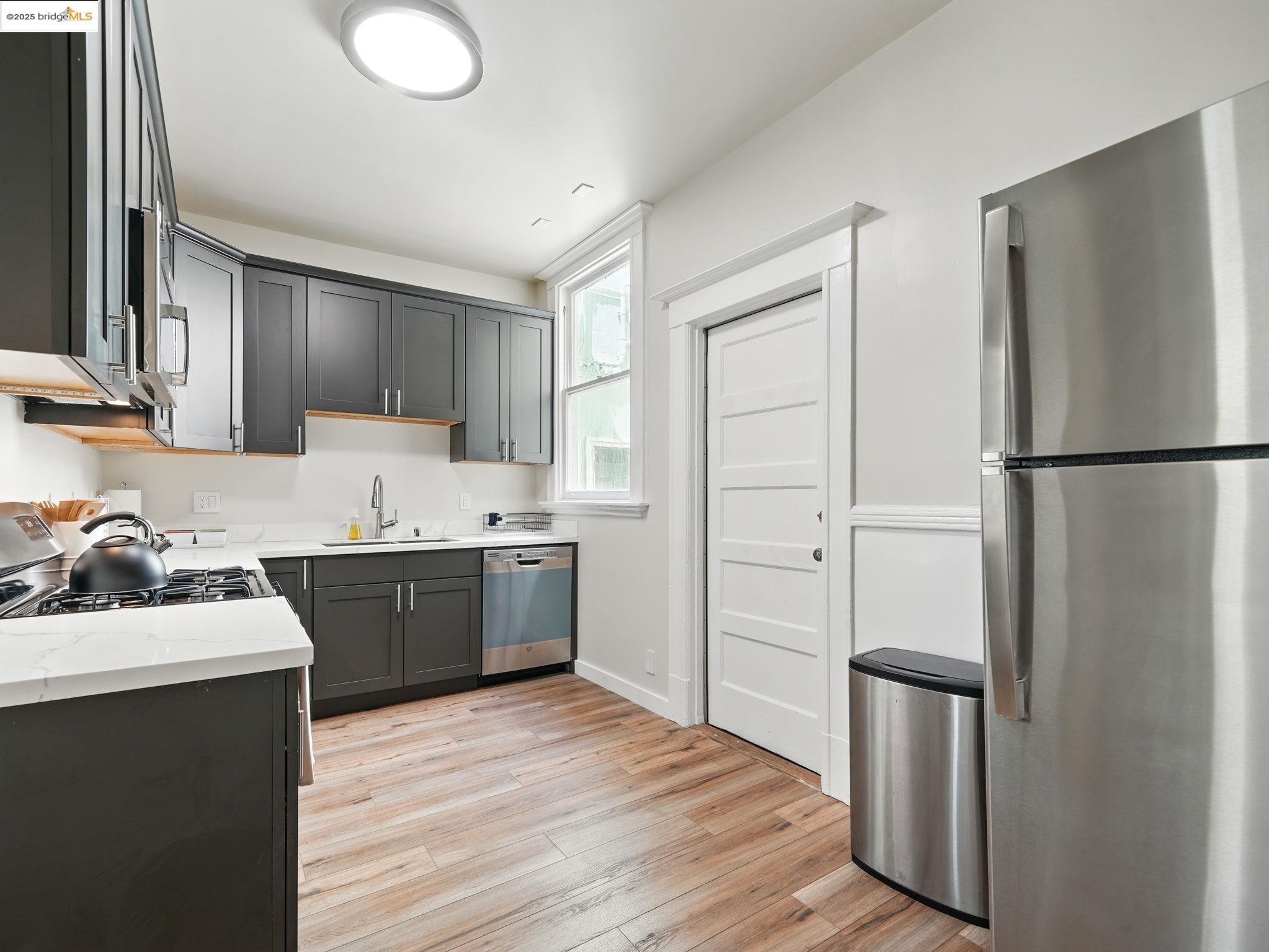 Detail Gallery Image 21 of 28 For 1465 Waller St., San Francisco,  CA 94117 - 3 Beds | 1 Baths