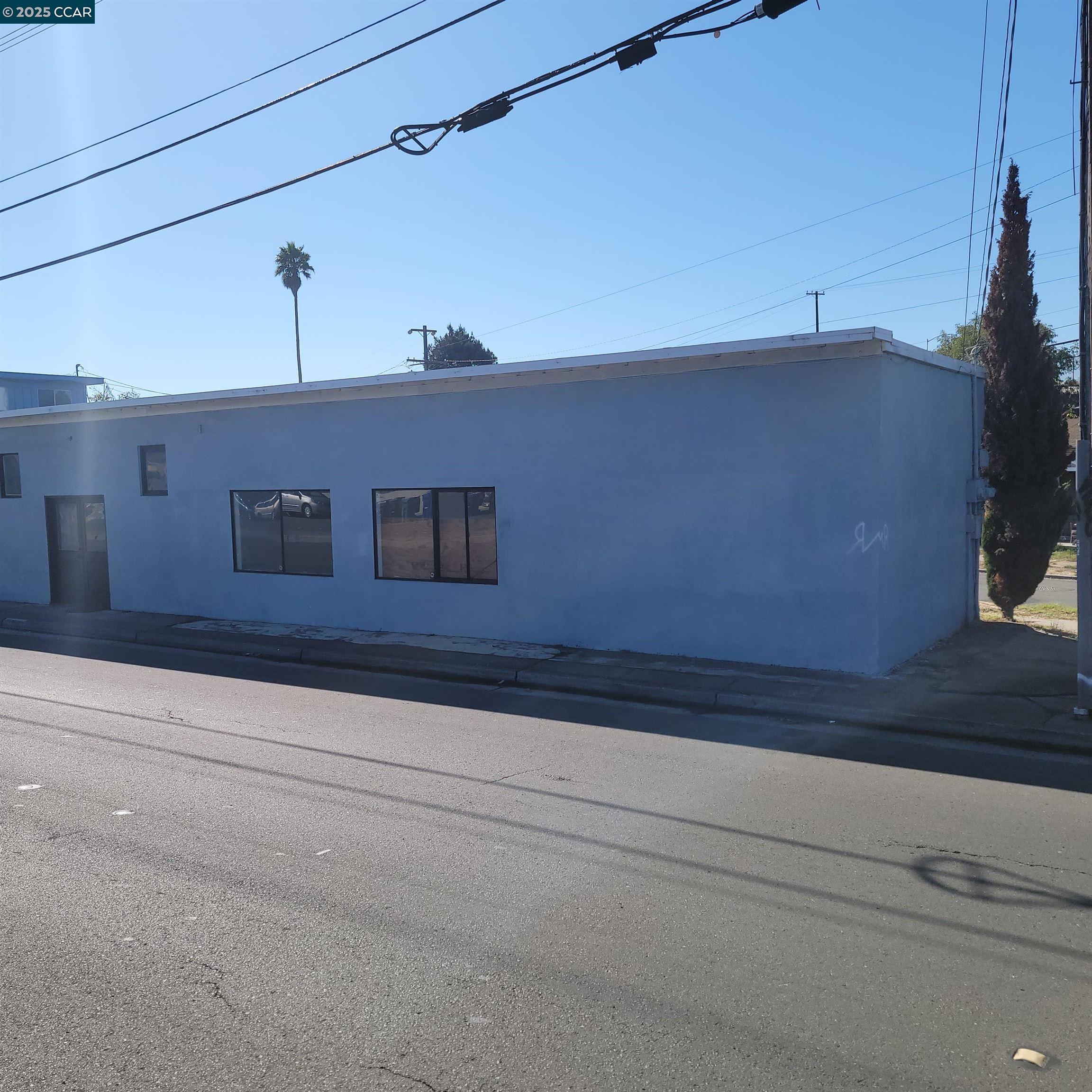 Detail Gallery Image 3 of 15 For 1303 Carlson Boulevard, Richmond,  CA 94804 - – Beds | – Baths