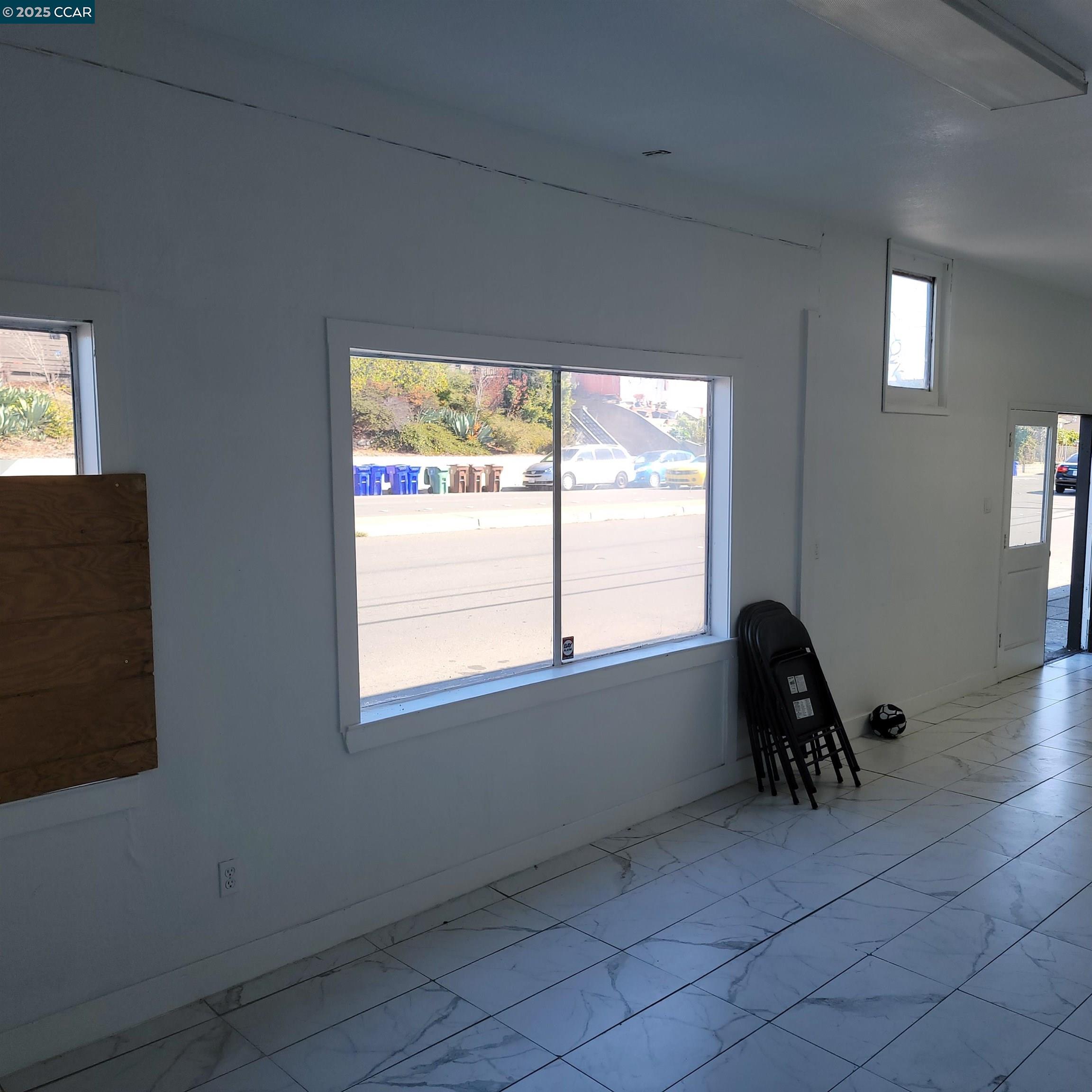 Detail Gallery Image 6 of 15 For 1303 Carlson Boulevard, Richmond,  CA 94804 - – Beds | – Baths