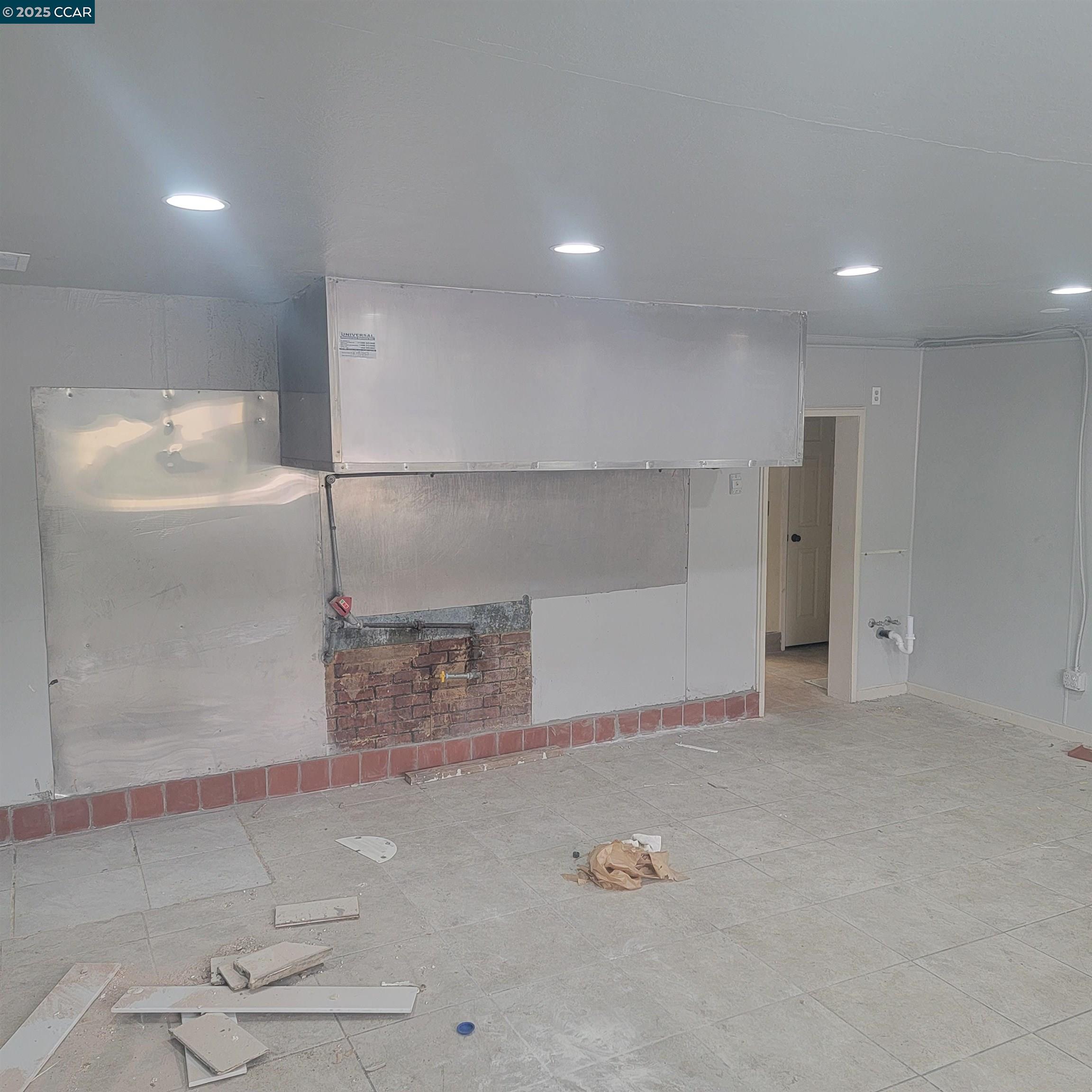Detail Gallery Image 10 of 15 For 1303 Carlson Boulevard, Richmond,  CA 94804 - – Beds | – Baths