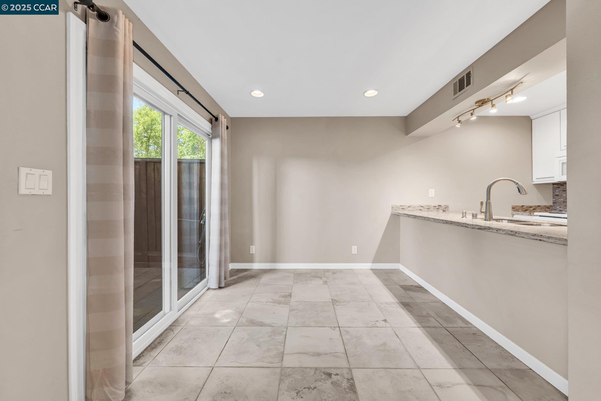 Photo #10: 41096508 Listing: Photo #10