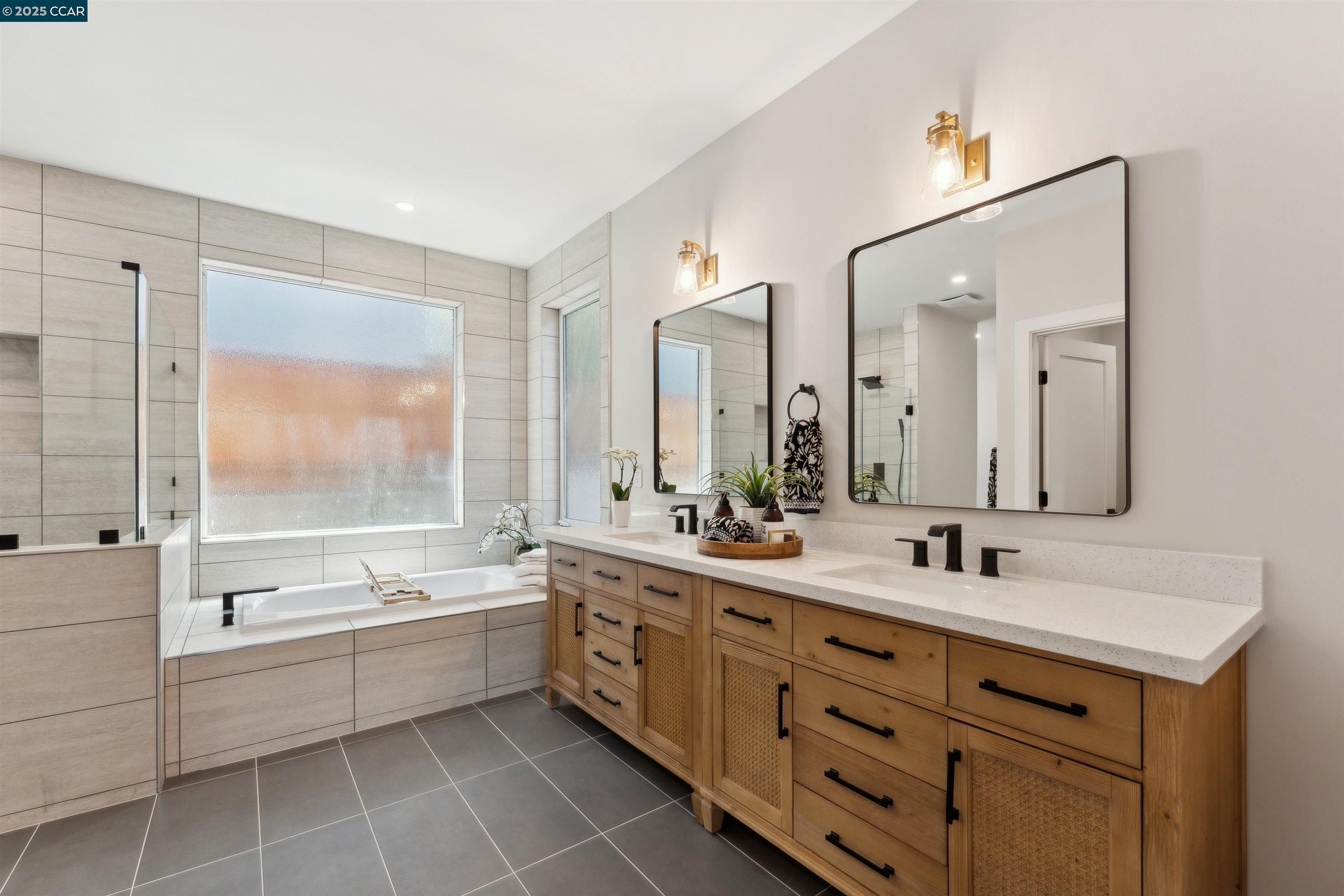 Detail Gallery Image 19 of 33 For 951 Yorkshire Ct, Lafayette,  CA 94549 - 4 Beds | 3 Baths