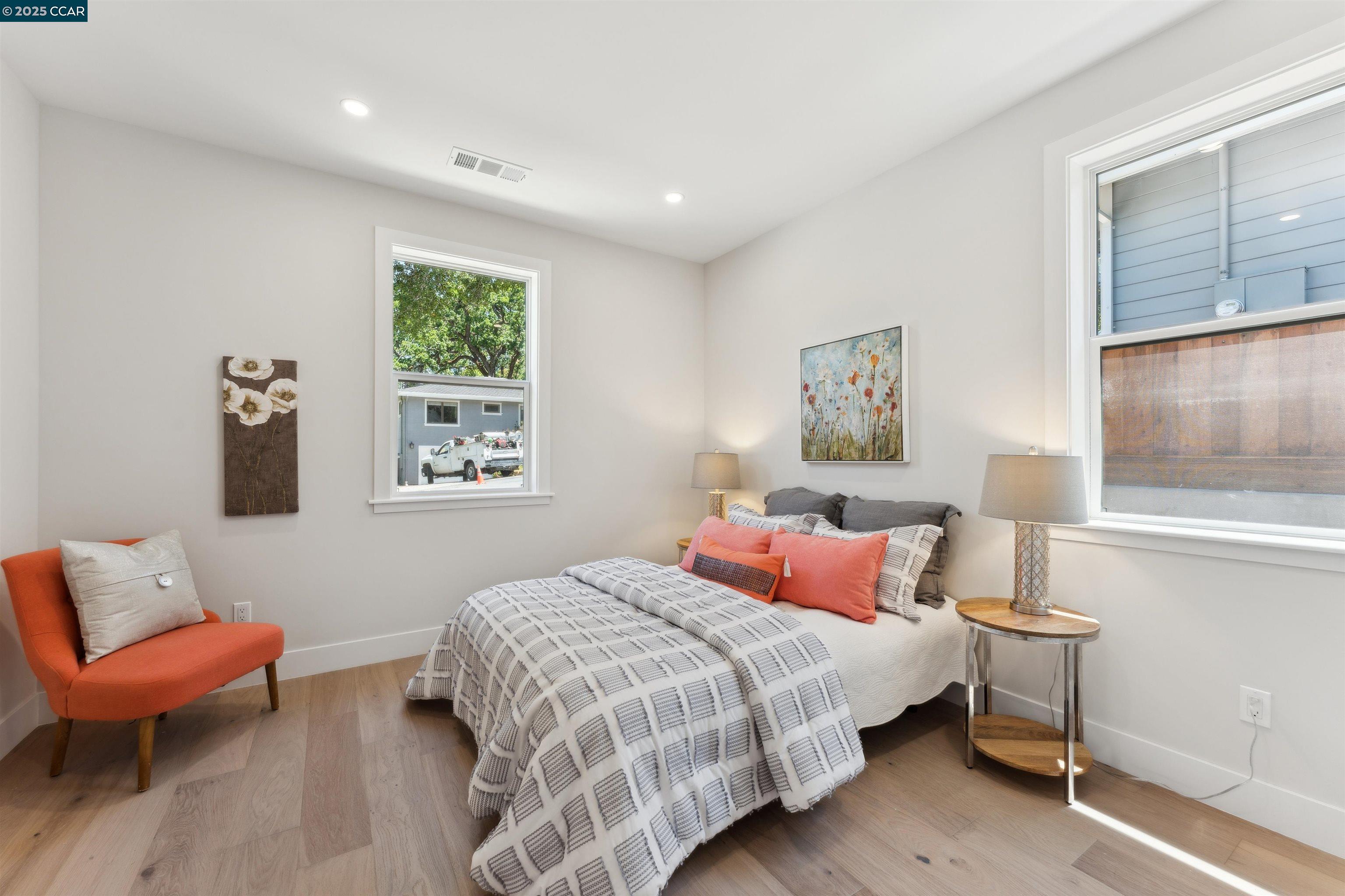 Detail Gallery Image 21 of 33 For 951 Yorkshire Ct, Lafayette,  CA 94549 - 4 Beds | 3 Baths