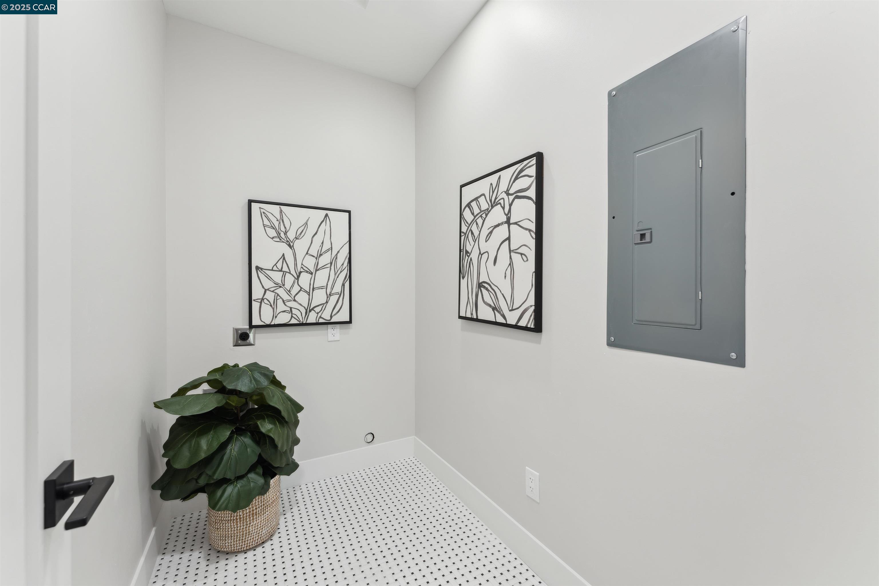 Detail Gallery Image 22 of 33 For 951 Yorkshire Ct, Lafayette,  CA 94549 - 4 Beds | 3 Baths