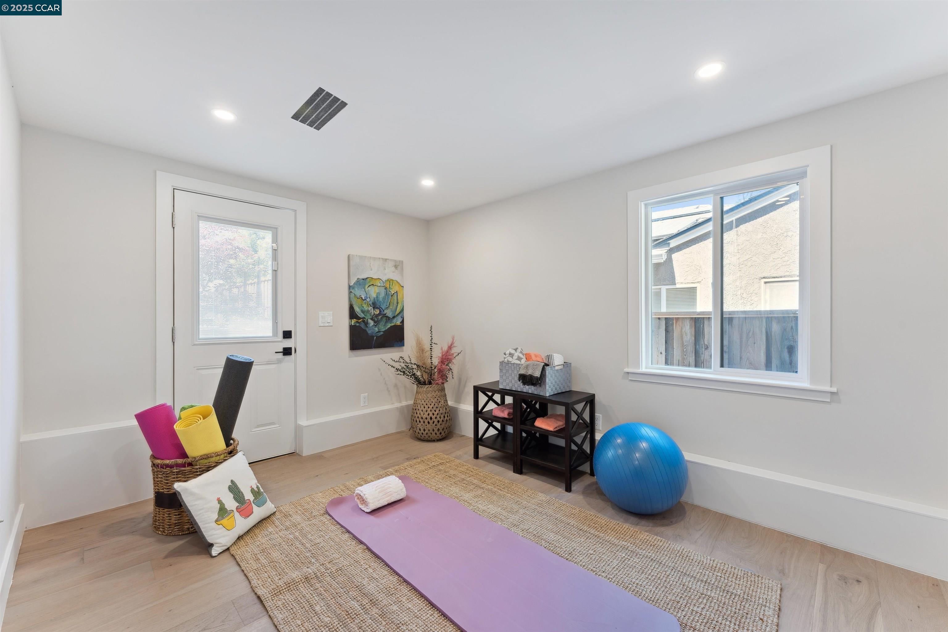Detail Gallery Image 28 of 33 For 951 Yorkshire Ct, Lafayette,  CA 94549 - 4 Beds | 3 Baths
