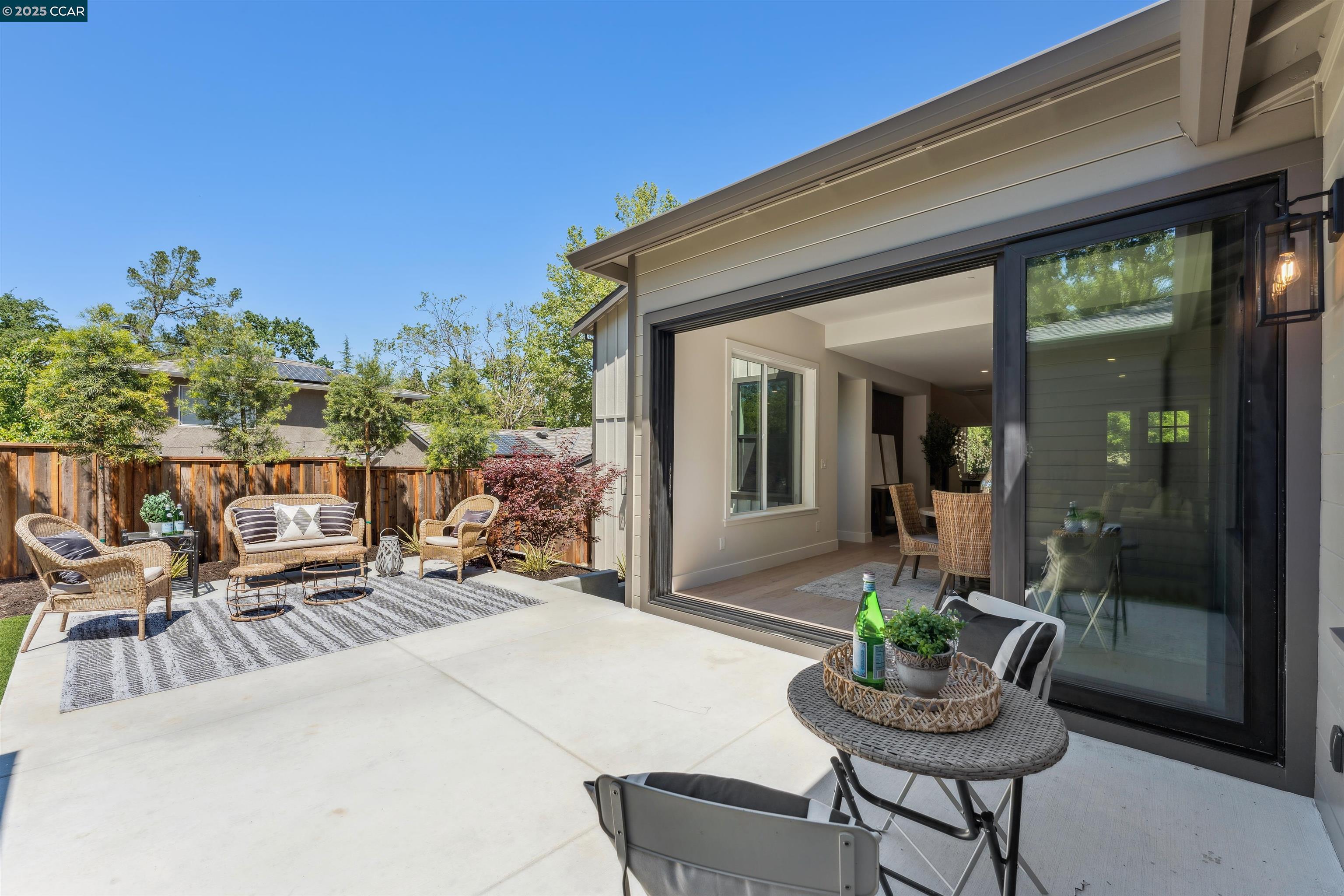 Detail Gallery Image 31 of 33 For 951 Yorkshire Ct, Lafayette,  CA 94549 - 4 Beds | 3 Baths