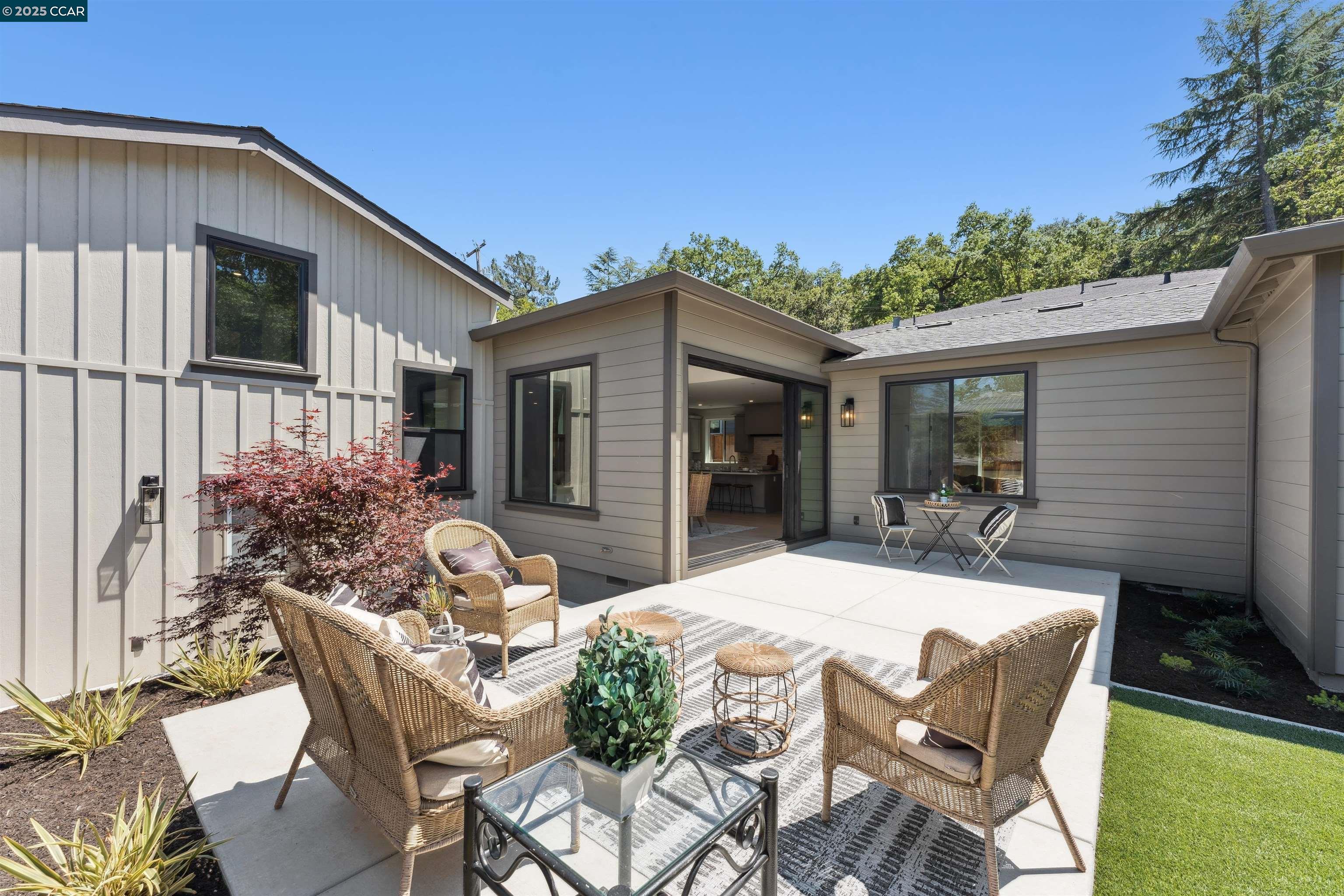 Detail Gallery Image 32 of 33 For 951 Yorkshire Ct, Lafayette,  CA 94549 - 4 Beds | 3 Baths