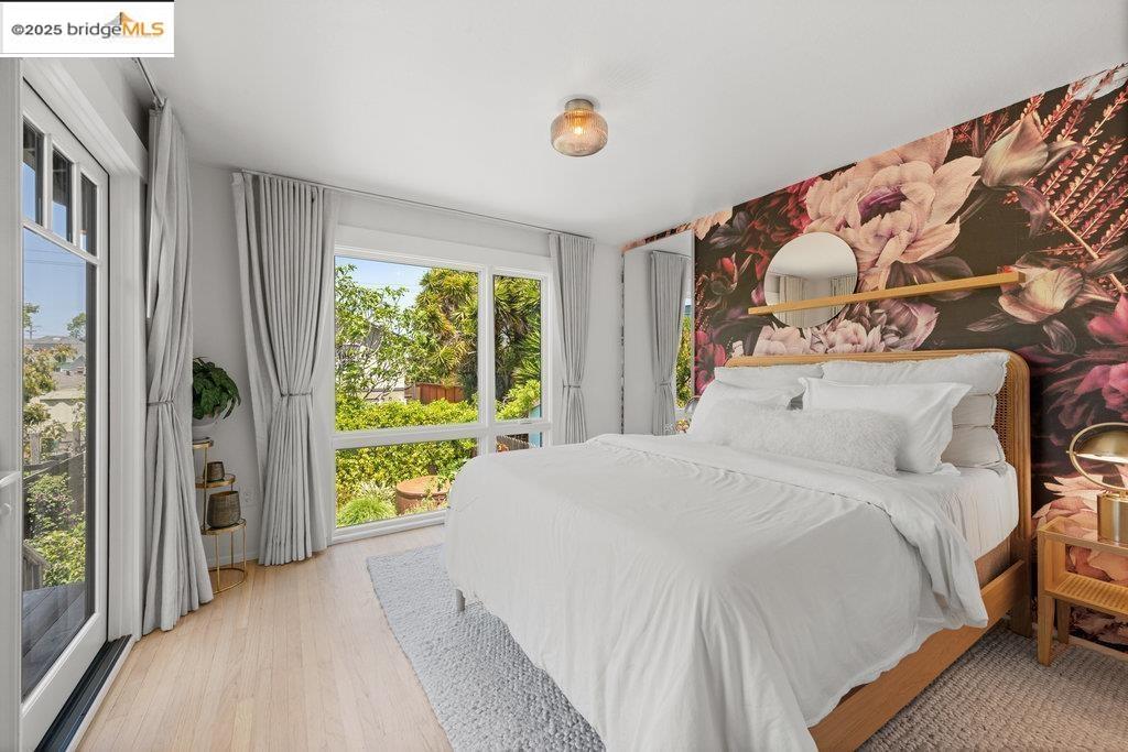Detail Gallery Image 13 of 40 For 978 44th St, Oakland,  CA 94608 - 4 Beds | 3 Baths