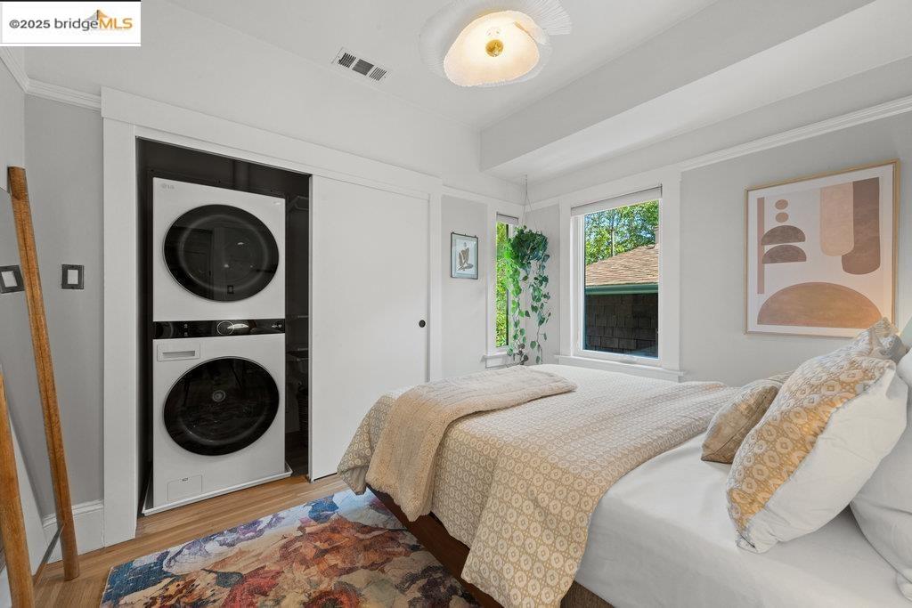 Detail Gallery Image 19 of 40 For 978 44th St, Oakland,  CA 94608 - 4 Beds | 3 Baths