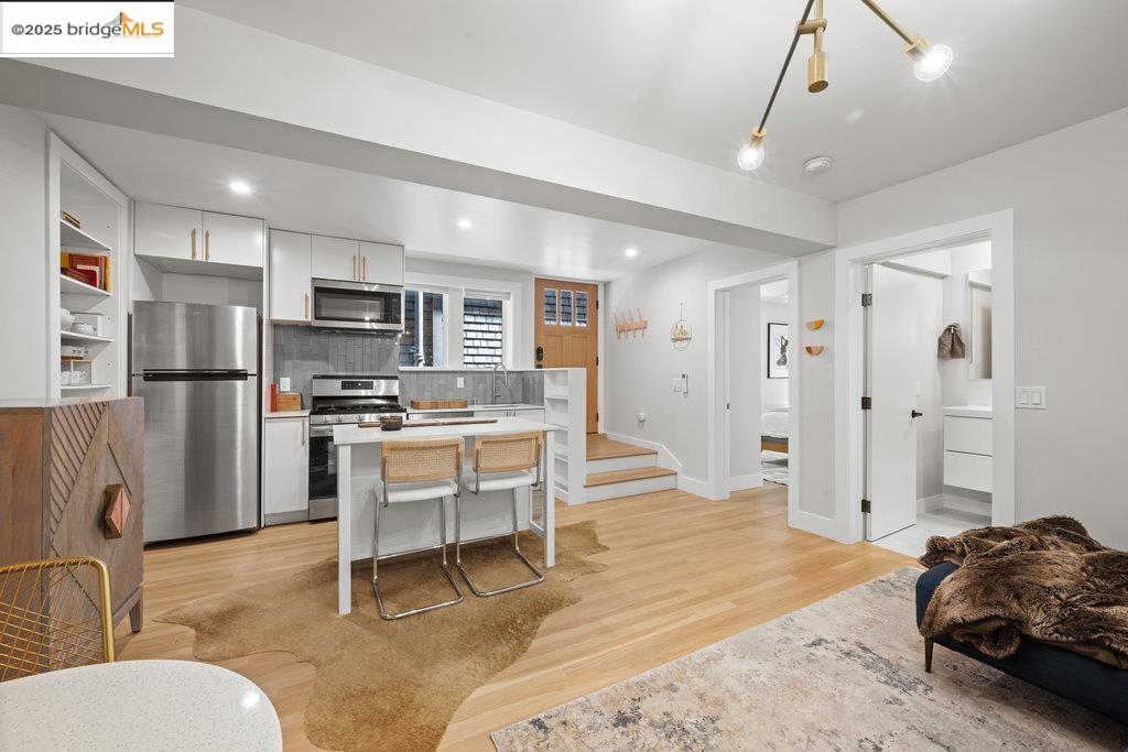 Detail Gallery Image 33 of 40 For 978 44th St, Oakland,  CA 94608 - 4 Beds | 3 Baths