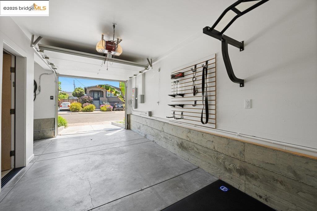 Detail Gallery Image 34 of 40 For 978 44th St, Oakland,  CA 94608 - 4 Beds | 3 Baths