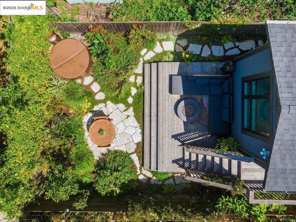 Detail Gallery Image 37 of 40 For 978 44th St, Oakland,  CA 94608 - 4 Beds | 3 Baths