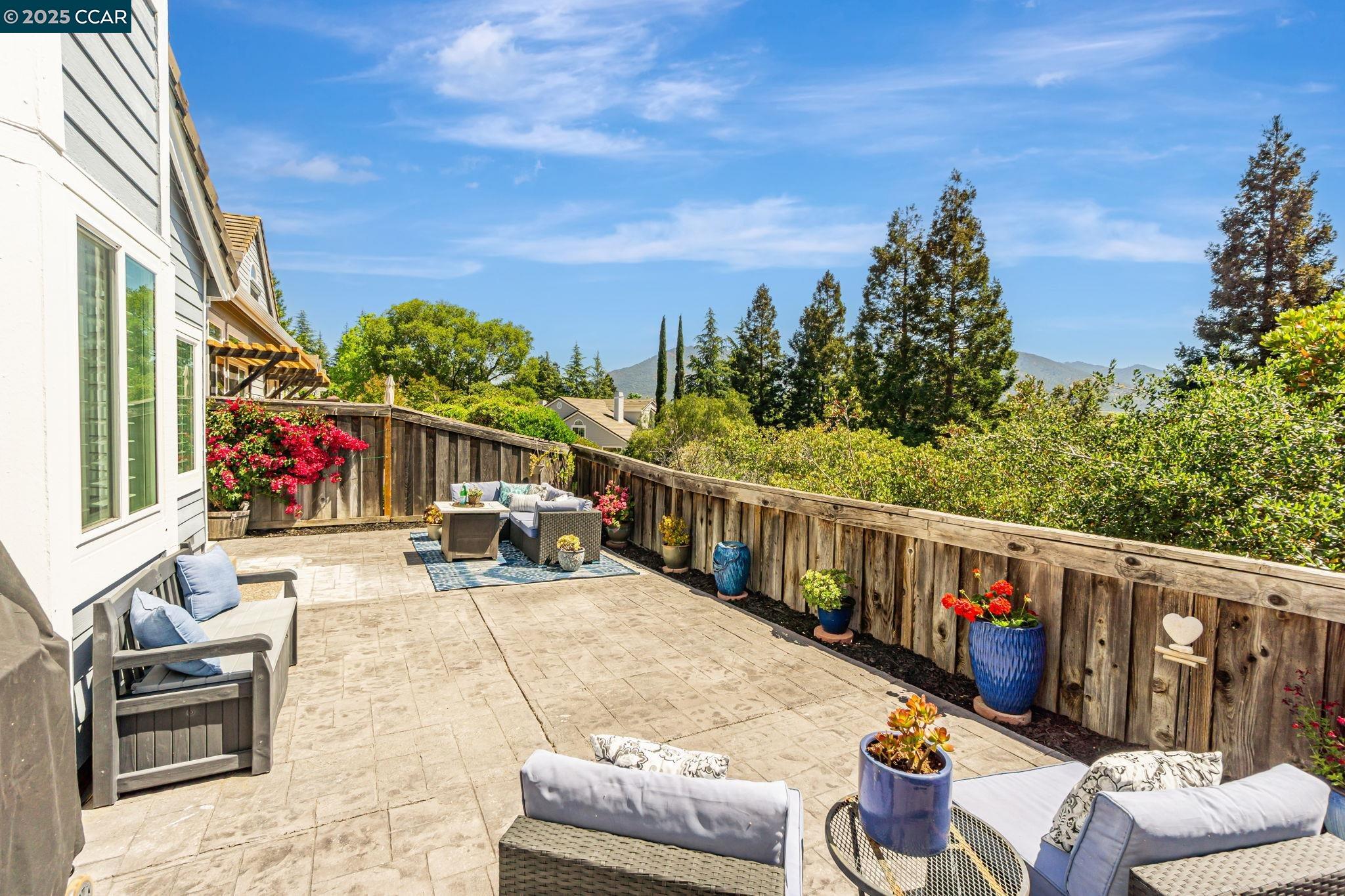 Detail Gallery Image 11 of 49 For 921 Arrowhead Ter, Clayton,  CA 94517 - 3 Beds | 2/1 Baths