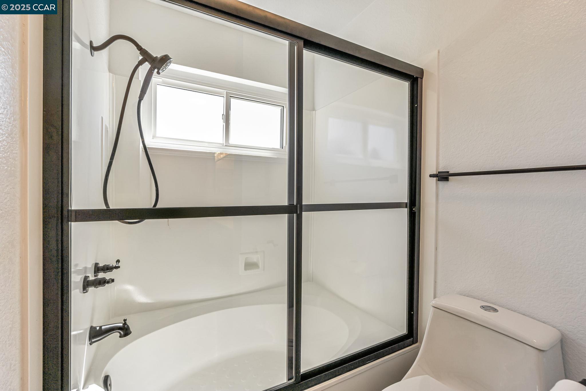 Detail Gallery Image 30 of 49 For 921 Arrowhead Ter, Clayton,  CA 94517 - 3 Beds | 2/1 Baths