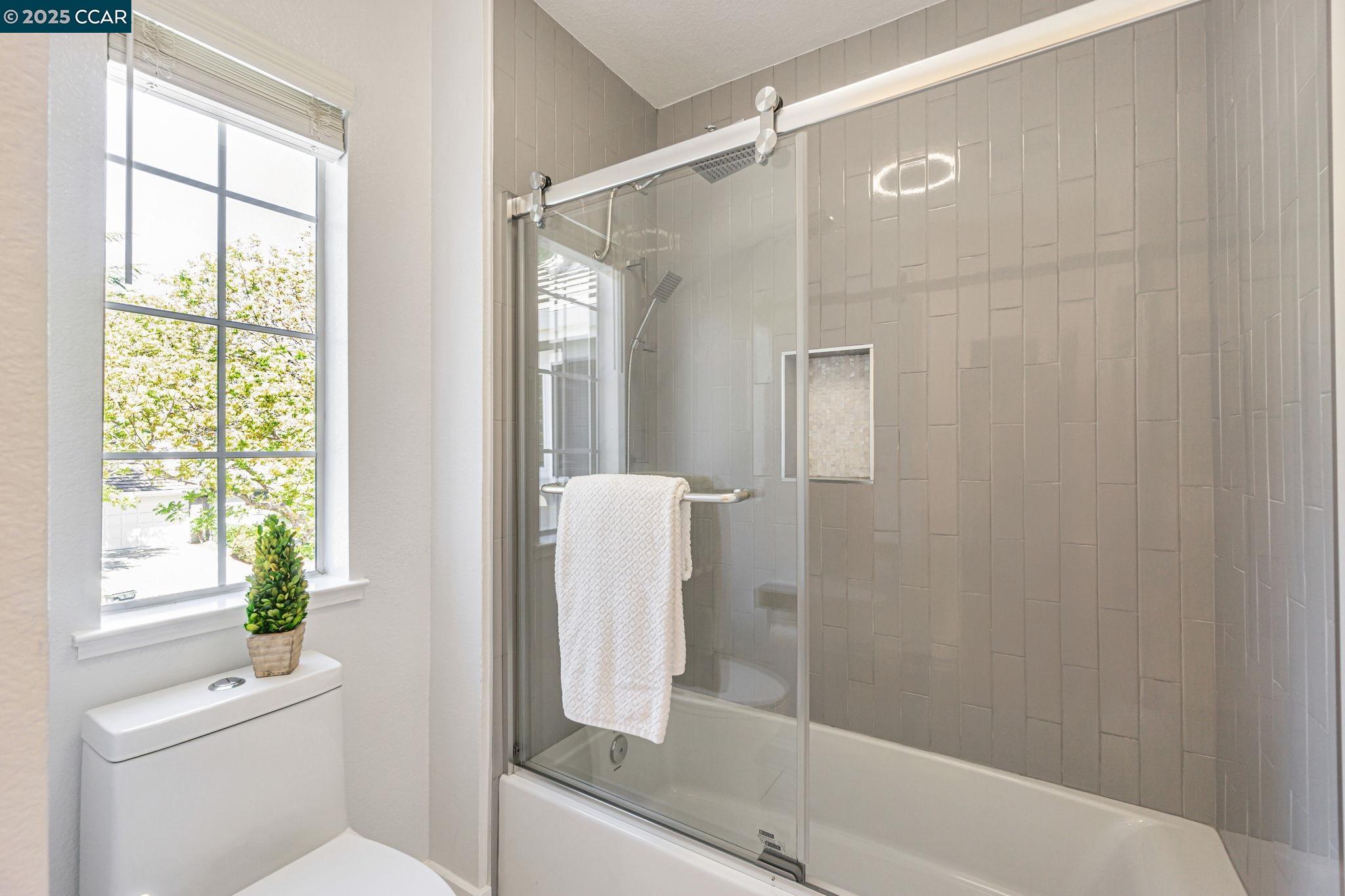 Detail Gallery Image 35 of 49 For 921 Arrowhead Ter, Clayton,  CA 94517 - 3 Beds | 2/1 Baths