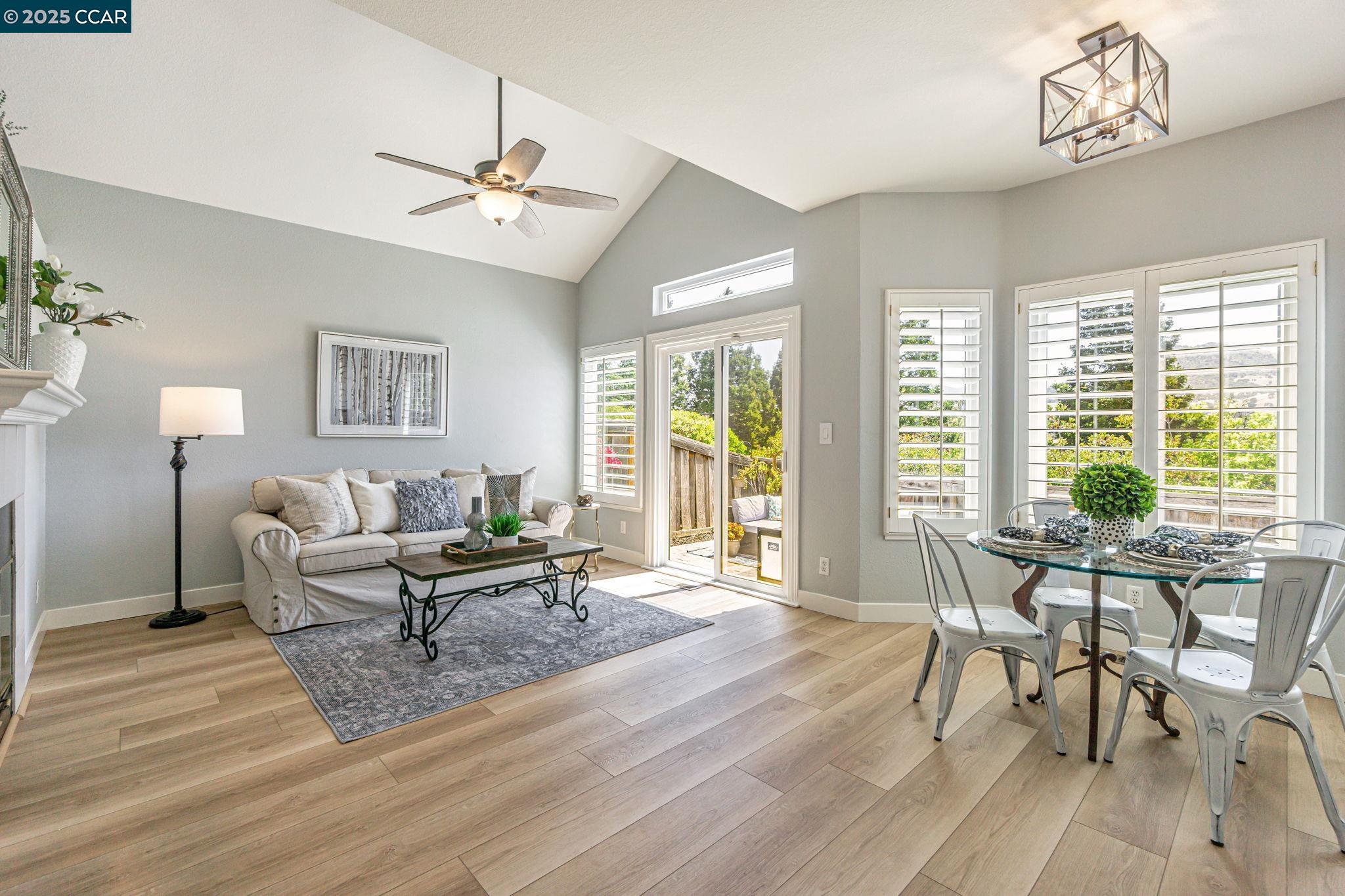 Detail Gallery Image 8 of 49 For 921 Arrowhead Ter, Clayton,  CA 94517 - 3 Beds | 2/1 Baths