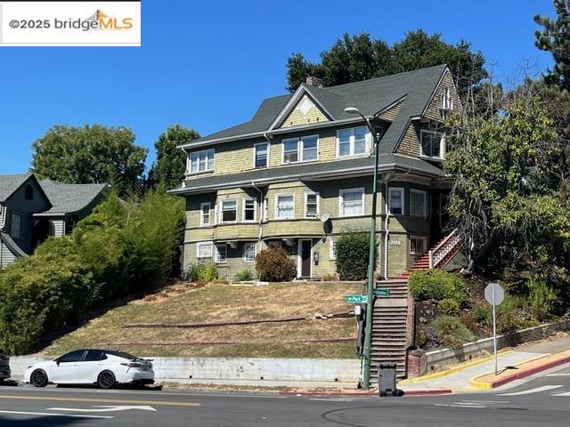 Detail Gallery Image 5 of 20 For 2155 Park Blvd, Oakland,  CA 94606 - – Beds | – Baths