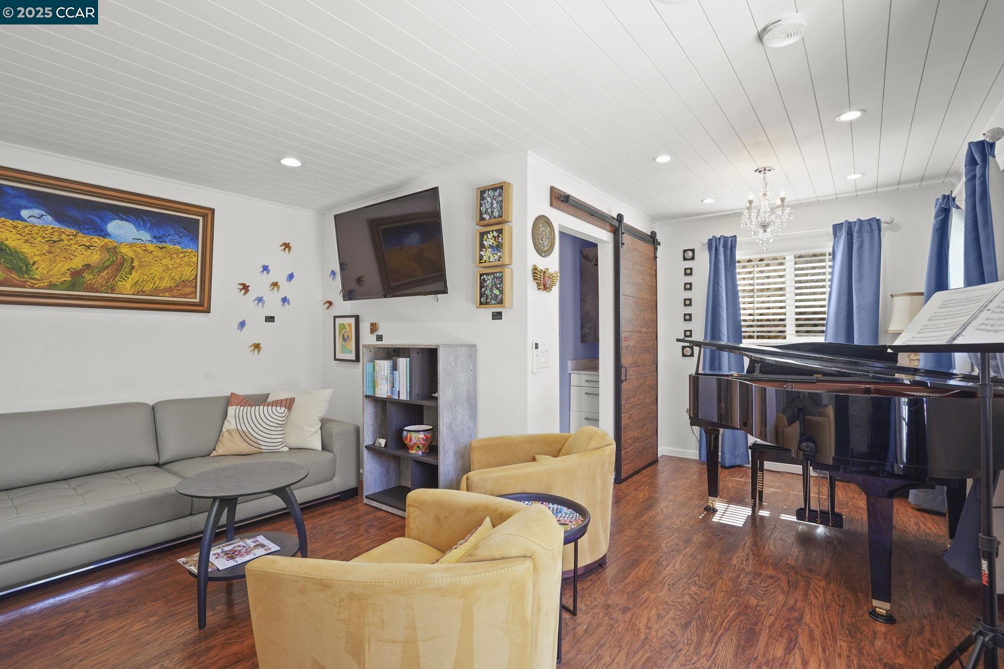 Detail Gallery Image 21 of 41 For 2459 Hickory Dr., Concord,  CA 94520-1729 - 3 Beds | 1/1 Baths