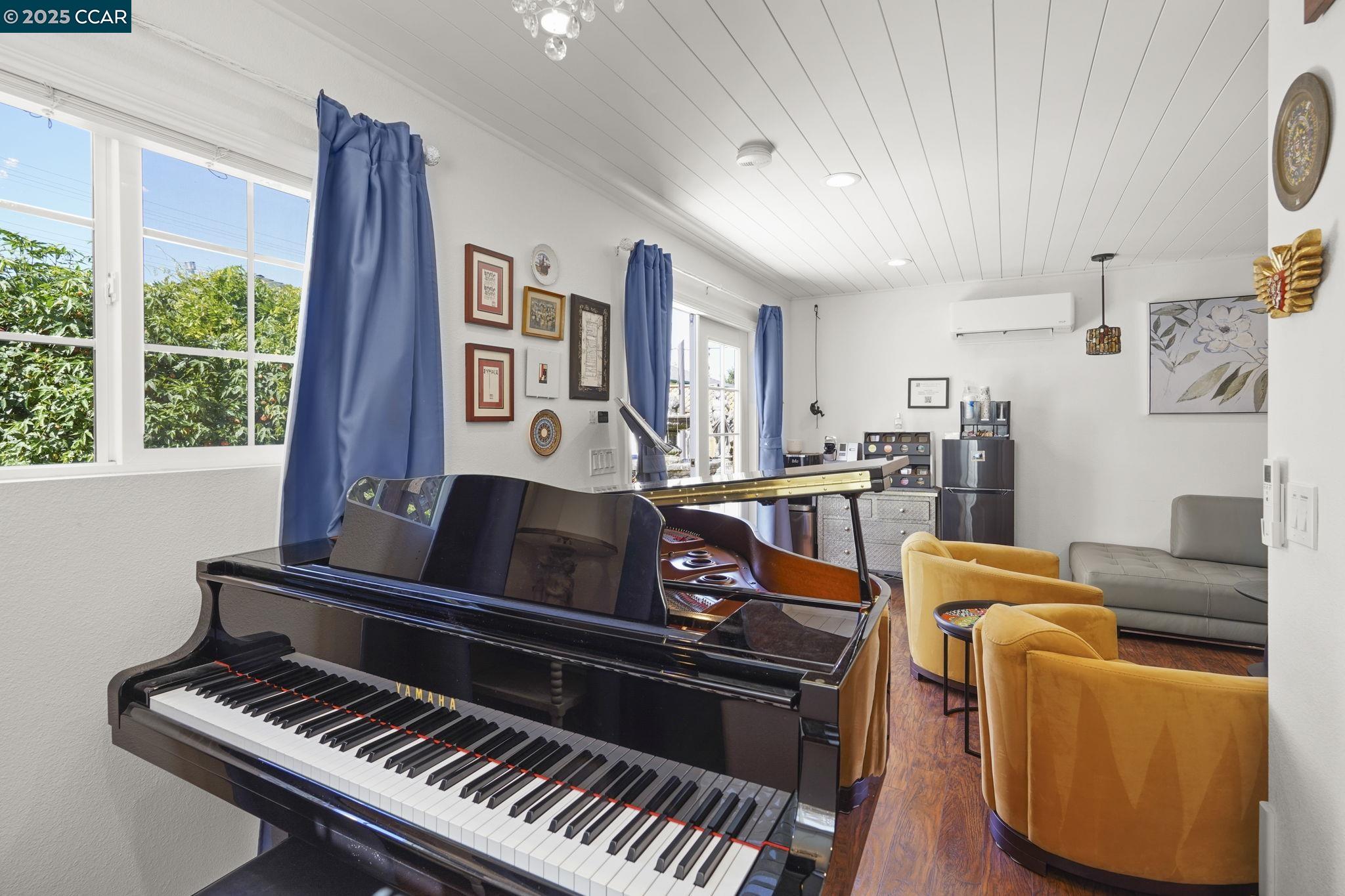 Detail Gallery Image 22 of 41 For 2459 Hickory Dr., Concord,  CA 94520-1729 - 3 Beds | 1/1 Baths