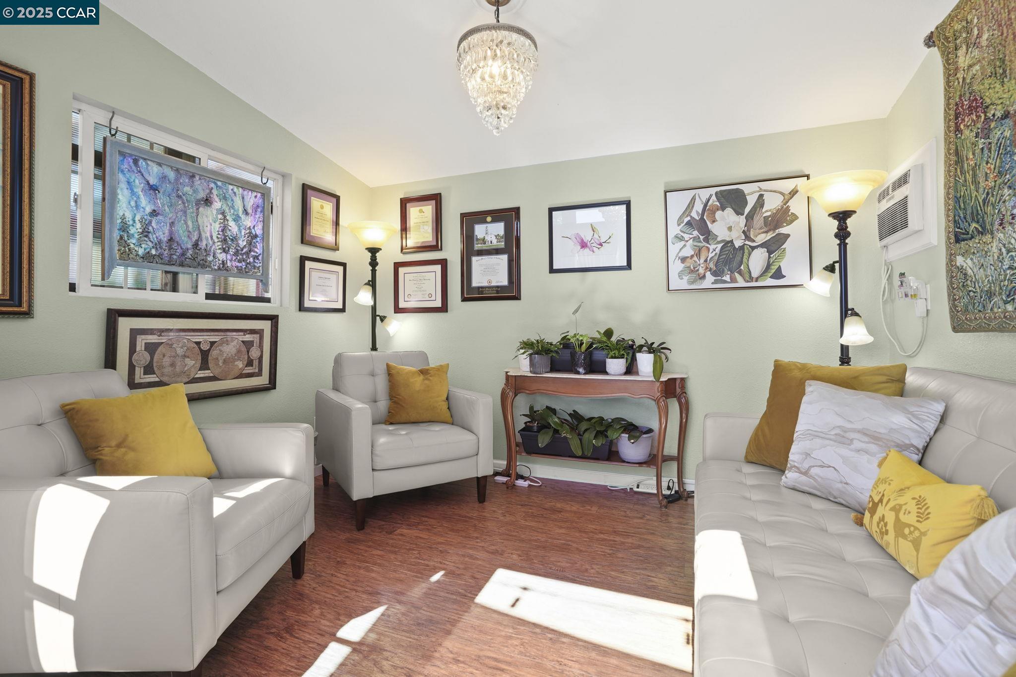 Detail Gallery Image 23 of 41 For 2459 Hickory Dr., Concord,  CA 94520-1729 - 3 Beds | 1/1 Baths
