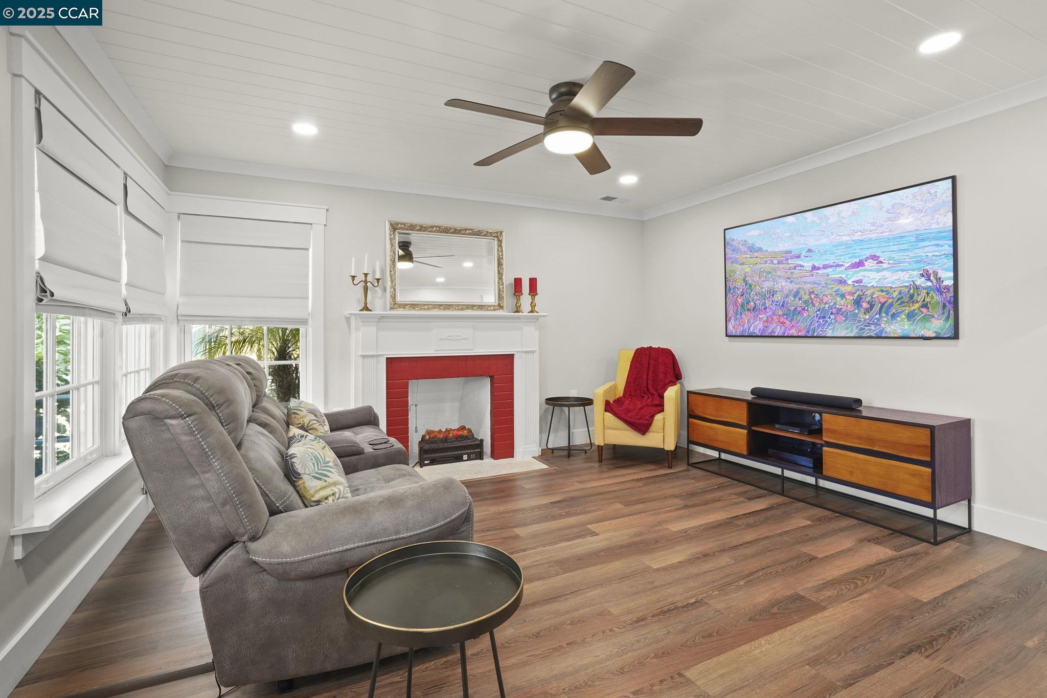 Detail Gallery Image 25 of 41 For 2459 Hickory Dr., Concord,  CA 94520-1729 - 3 Beds | 1/1 Baths