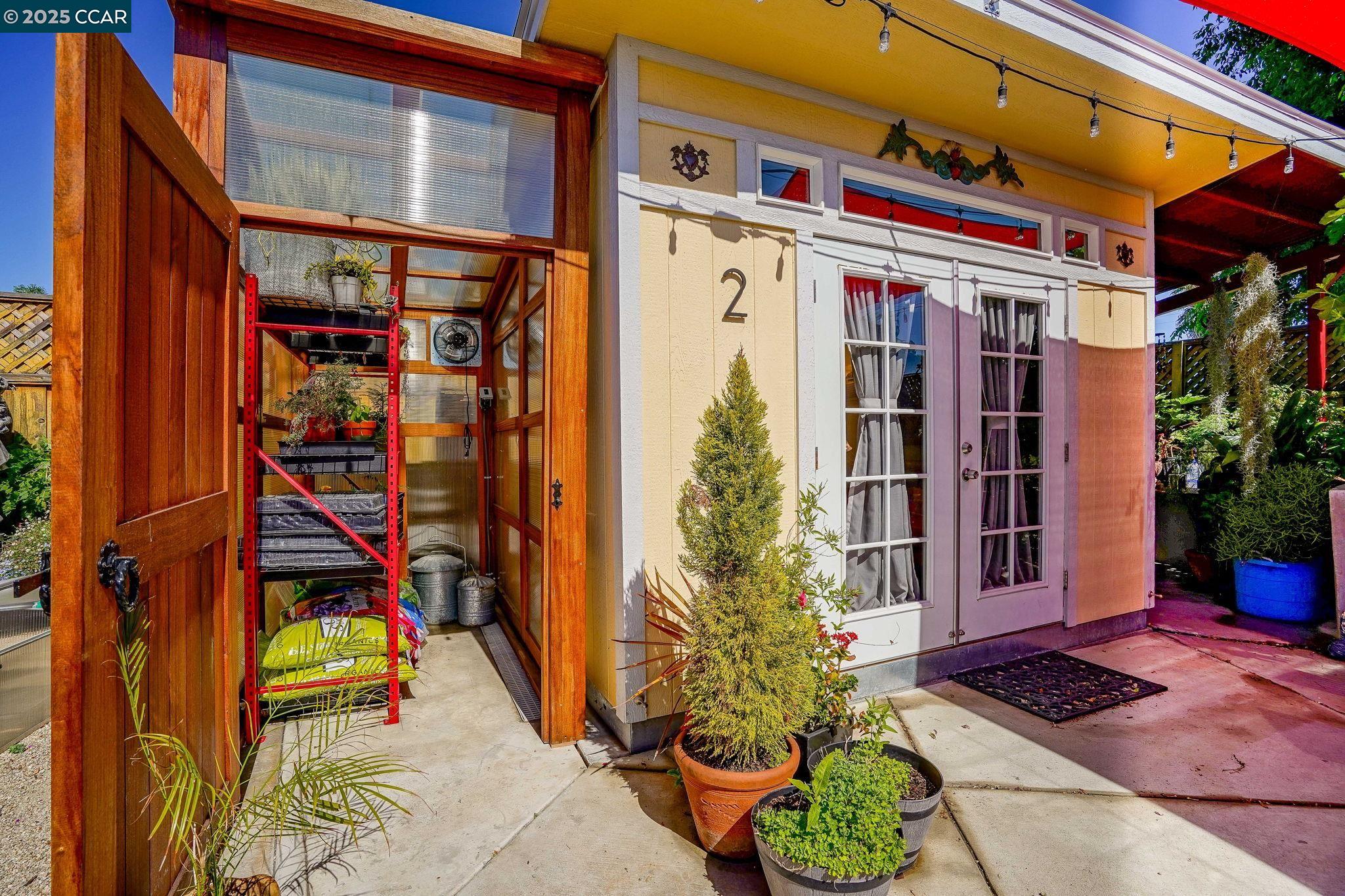 Detail Gallery Image 5 of 41 For 2459 Hickory Dr., Concord,  CA 94520-1729 - 3 Beds | 1/1 Baths