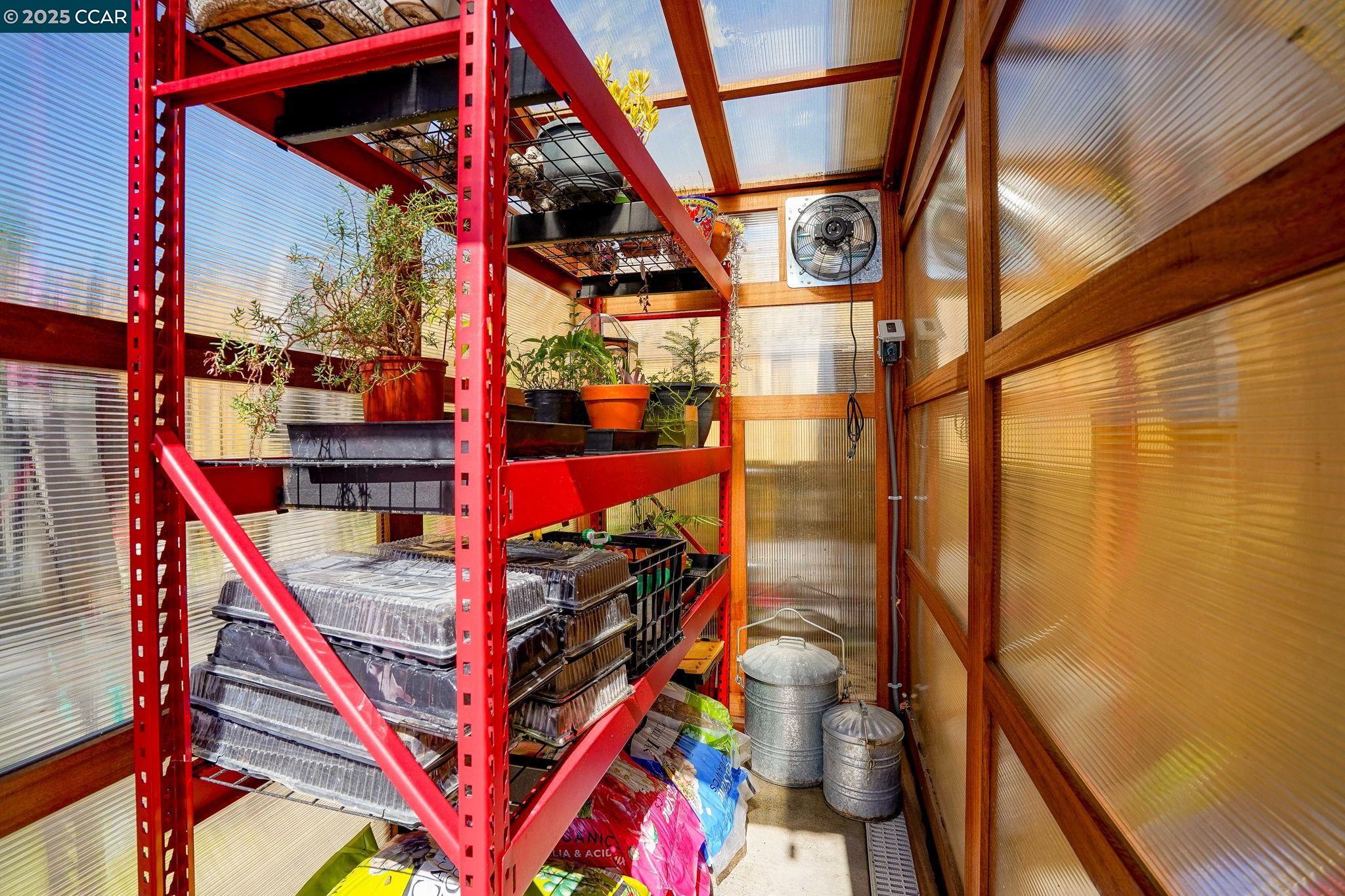 Detail Gallery Image 7 of 41 For 2459 Hickory Dr., Concord,  CA 94520-1729 - 3 Beds | 1/1 Baths