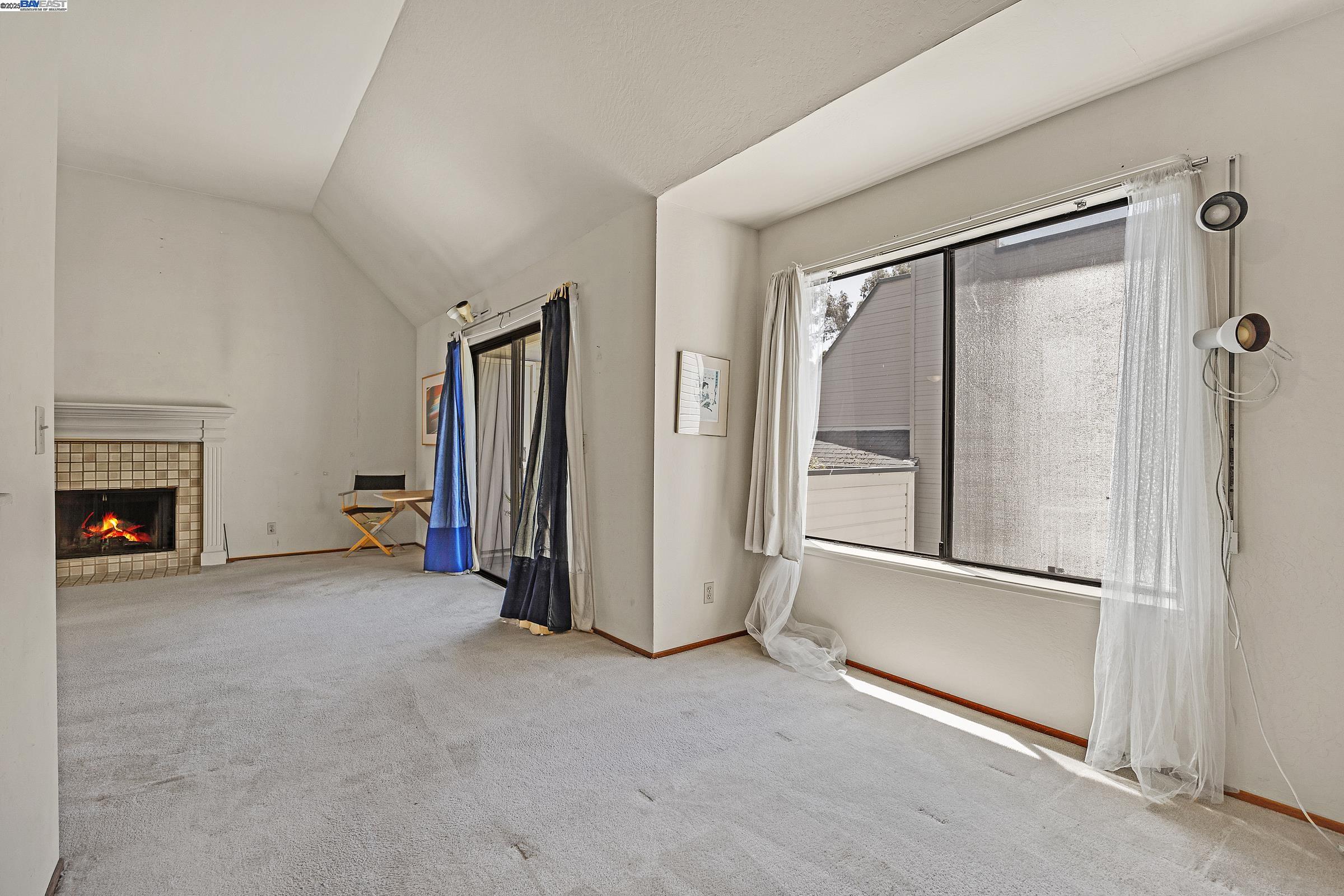 Detail Gallery Image 6 of 30 For 3754 N Stoneglen, Richmond,  CA 94806 - 2 Beds | 2 Baths