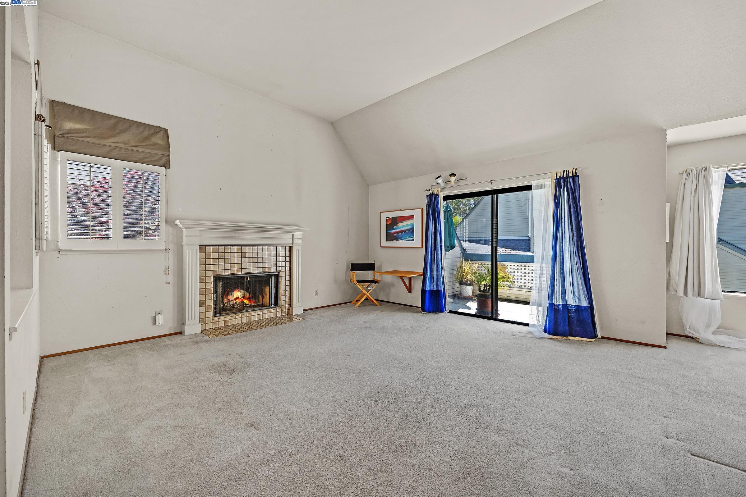 Detail Gallery Image 7 of 30 For 3754 N Stoneglen, Richmond,  CA 94806 - 2 Beds | 2 Baths