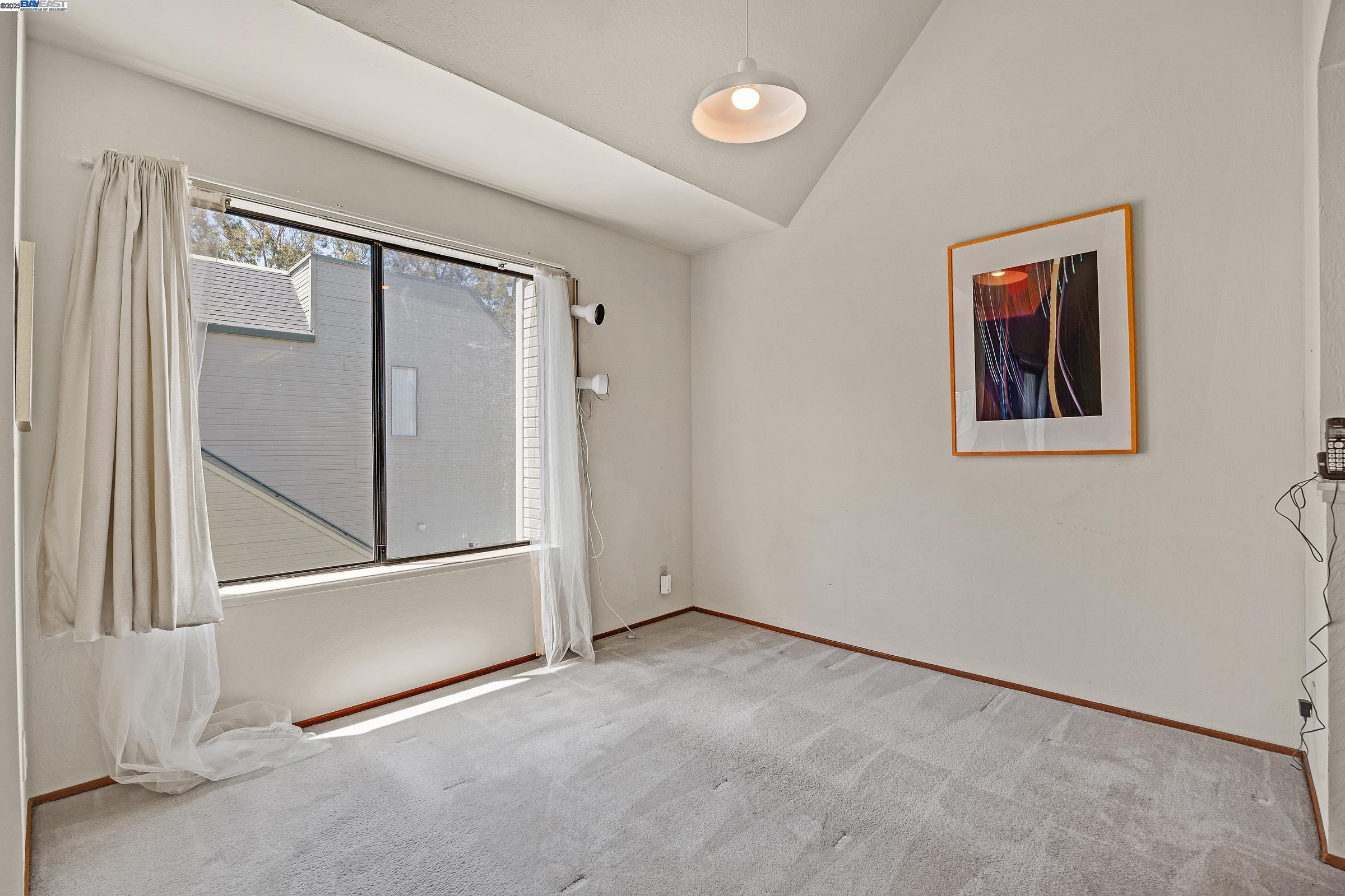 Detail Gallery Image 8 of 30 For 3754 N Stoneglen, Richmond,  CA 94806 - 2 Beds | 2 Baths