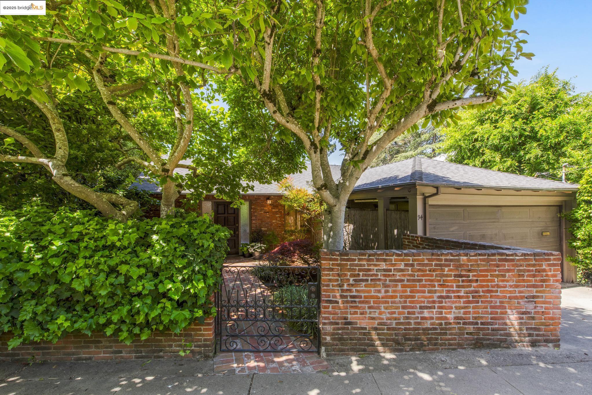 Detail Gallery Image 1 of 1 For 94 El Camino Real, Berkeley,  CA 94705-2424 - 3 Beds | 2/1 Baths