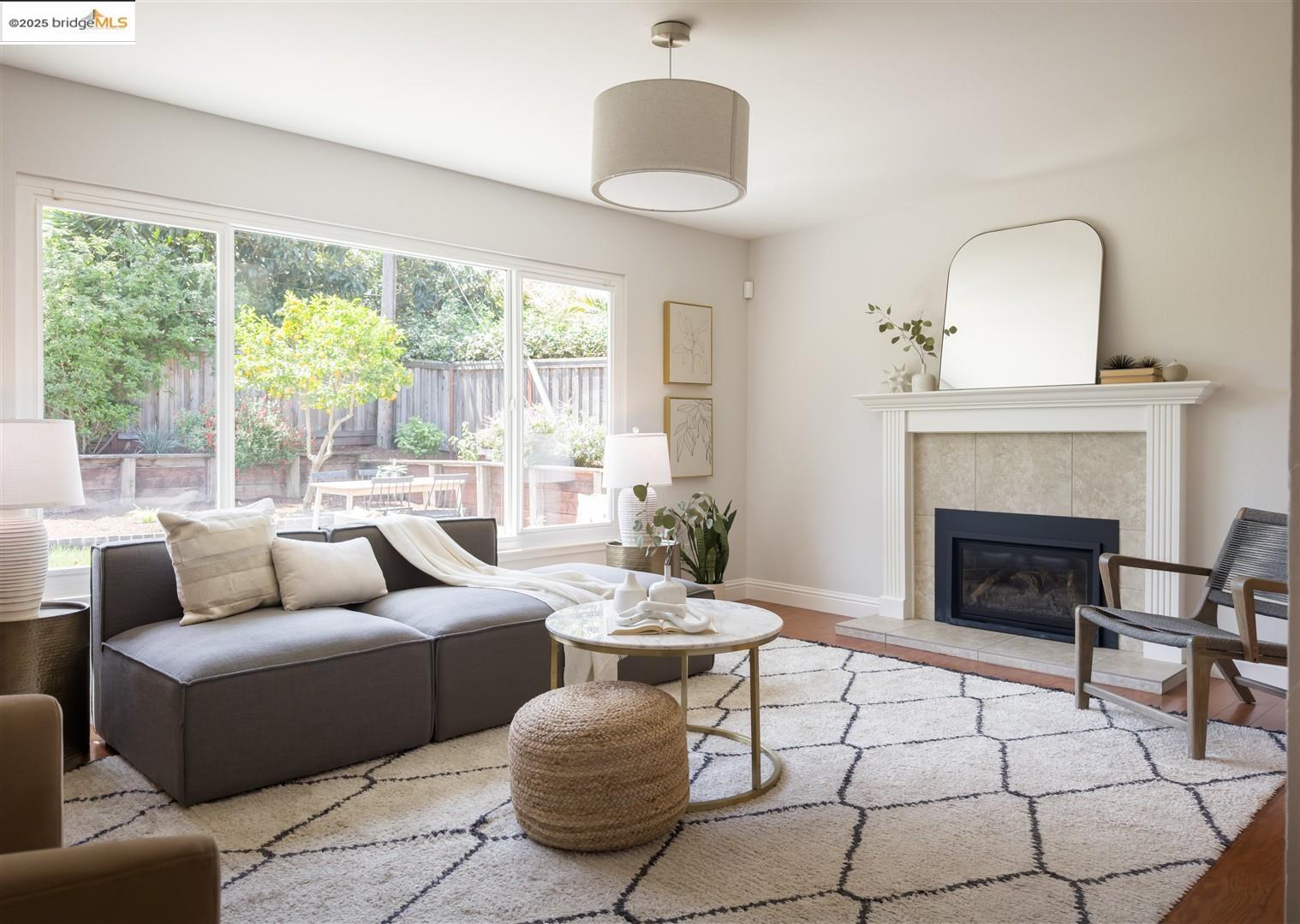 Detail Gallery Image 3 of 20 For 4411 Meadowbrook Dr, Richmond,  CA 94803 - 3 Beds | 2 Baths