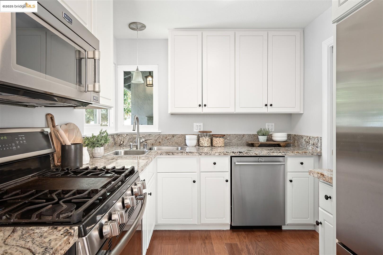 Detail Gallery Image 8 of 20 For 4411 Meadowbrook Dr, Richmond,  CA 94803 - 3 Beds | 2 Baths
