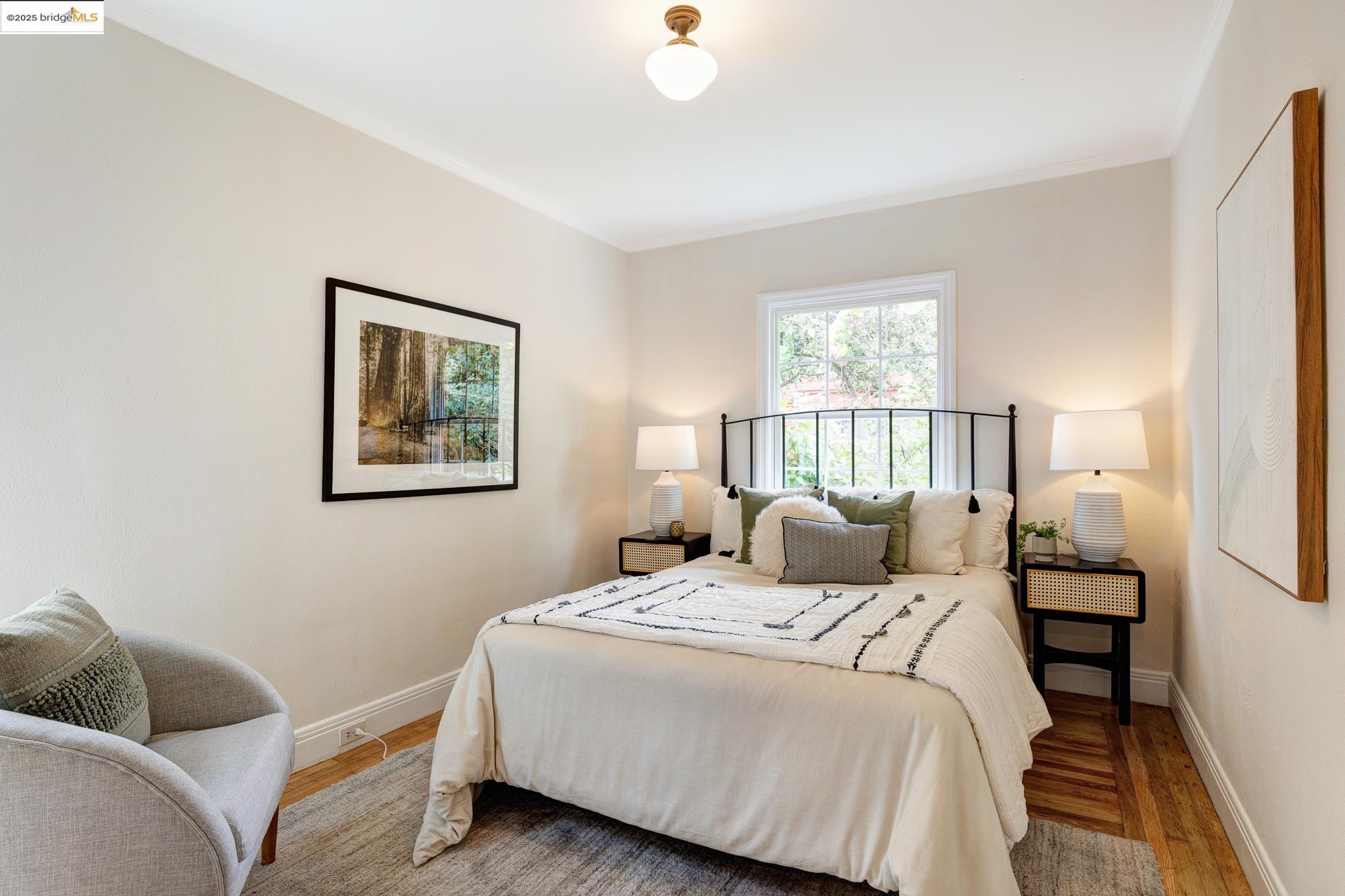 Detail Gallery Image 14 of 39 For 1110 Chaucer St, Berkeley,  CA 94702 - 2 Beds | 2 Baths