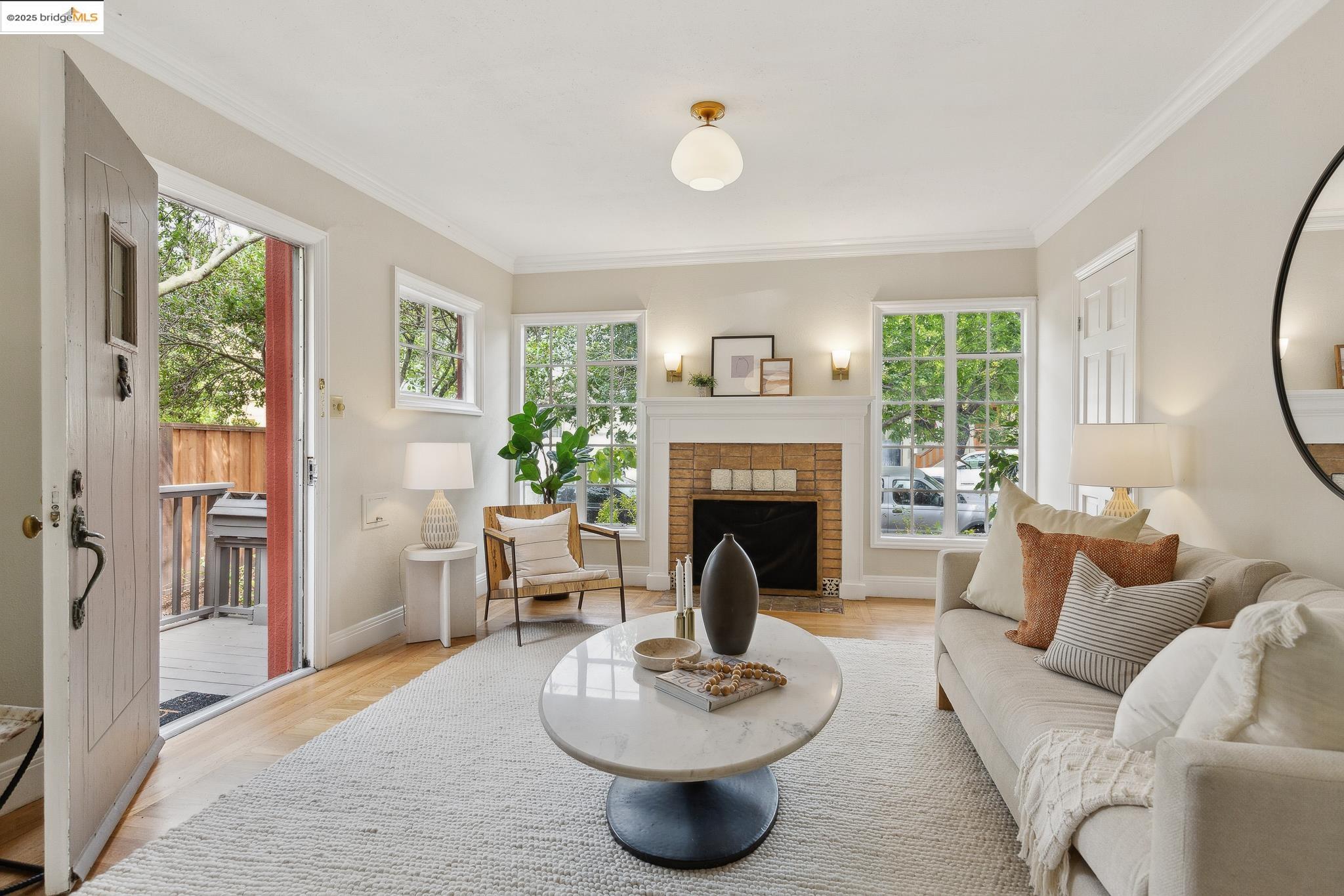Detail Gallery Image 20 of 39 For 1110 Chaucer St, Berkeley,  CA 94702 - 2 Beds | 2 Baths