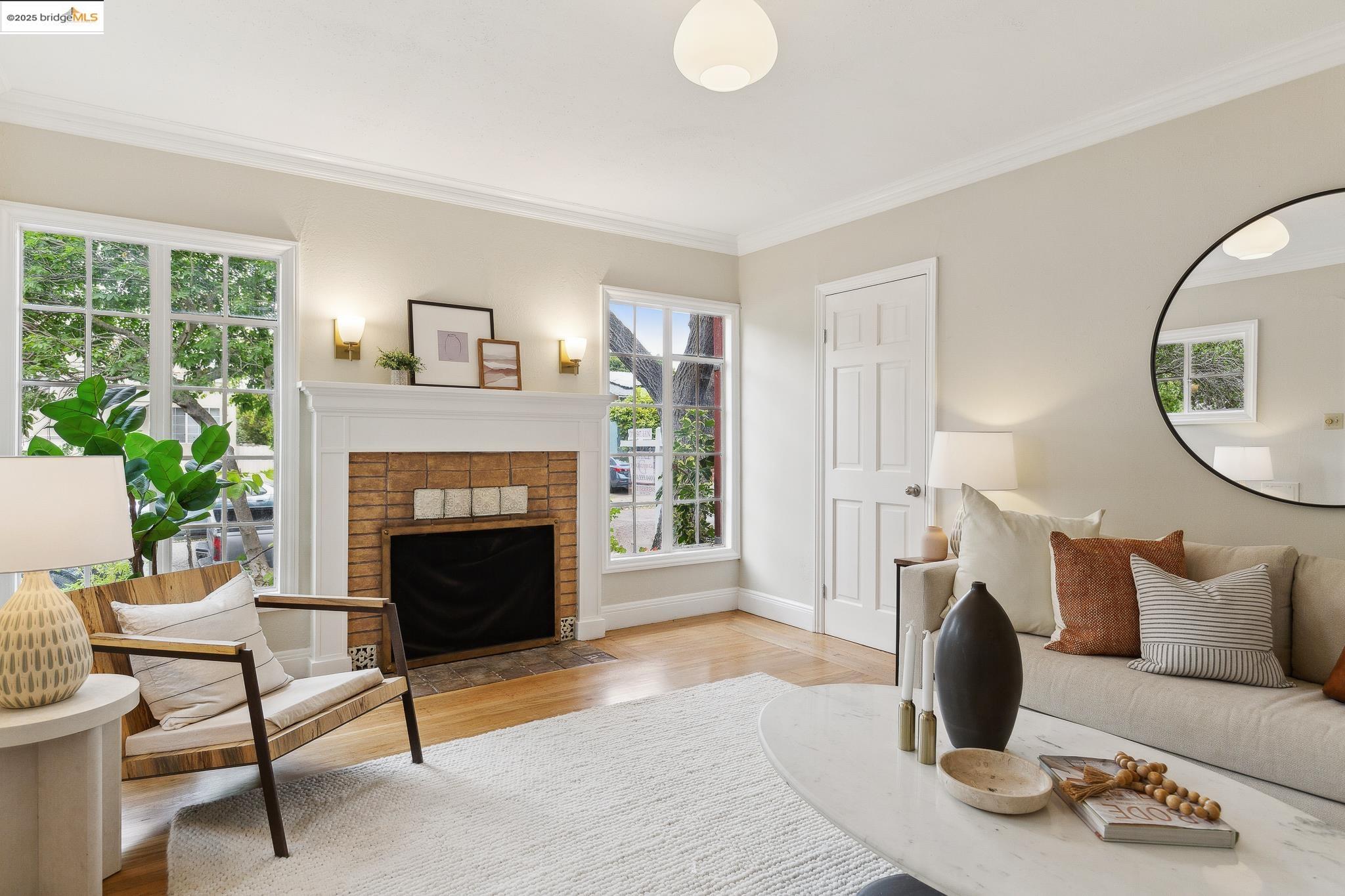Detail Gallery Image 21 of 39 For 1110 Chaucer St, Berkeley,  CA 94702 - 2 Beds | 2 Baths