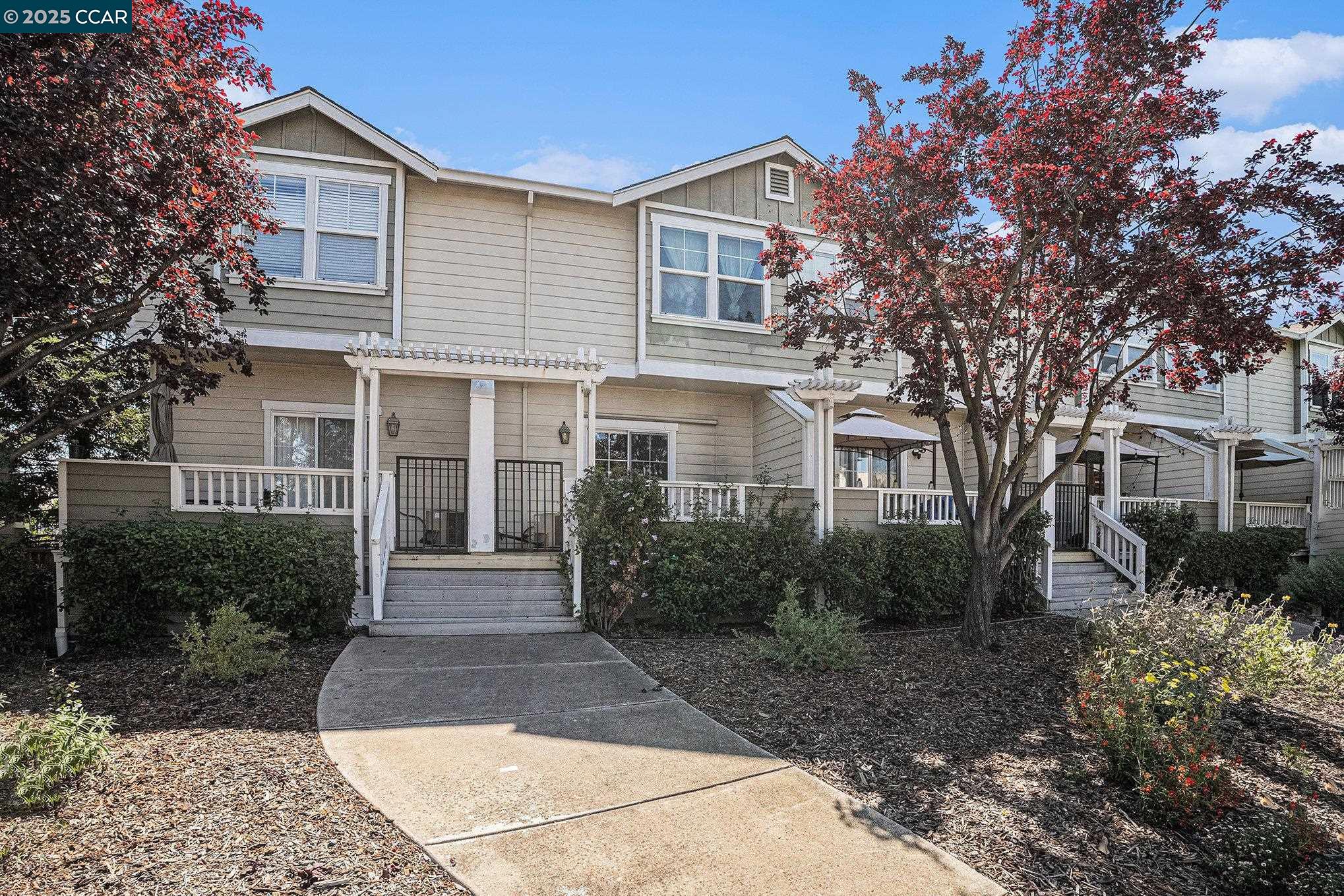 Detail Gallery Image 1 of 22 For 2 Ashford Pl, Martinez,  CA 94553 - 2 Beds | 2/1 Baths