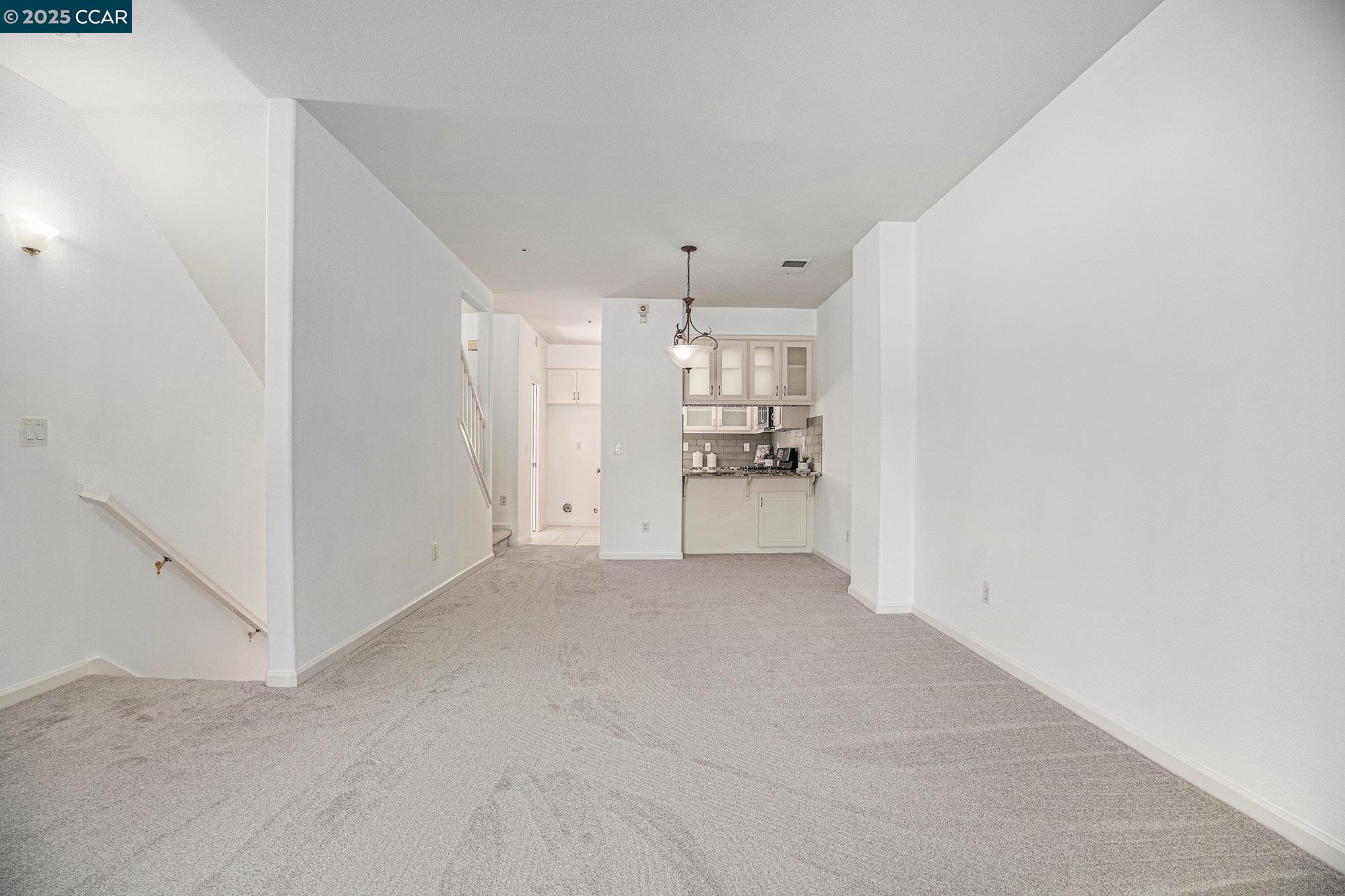 Detail Gallery Image 6 of 22 For 2 Ashford Pl, Martinez,  CA 94553 - 2 Beds | 2/1 Baths