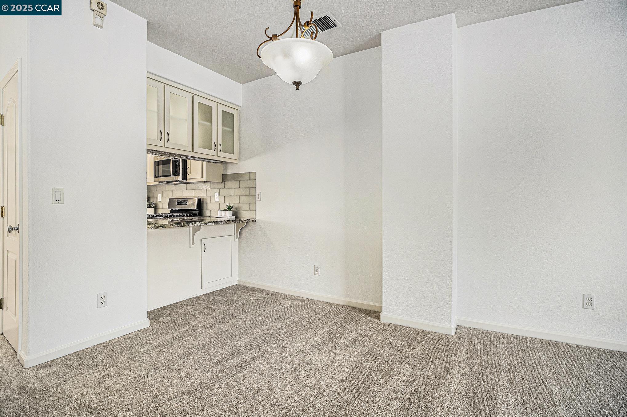 Photo #9: 41096537 Listing: Photo #9