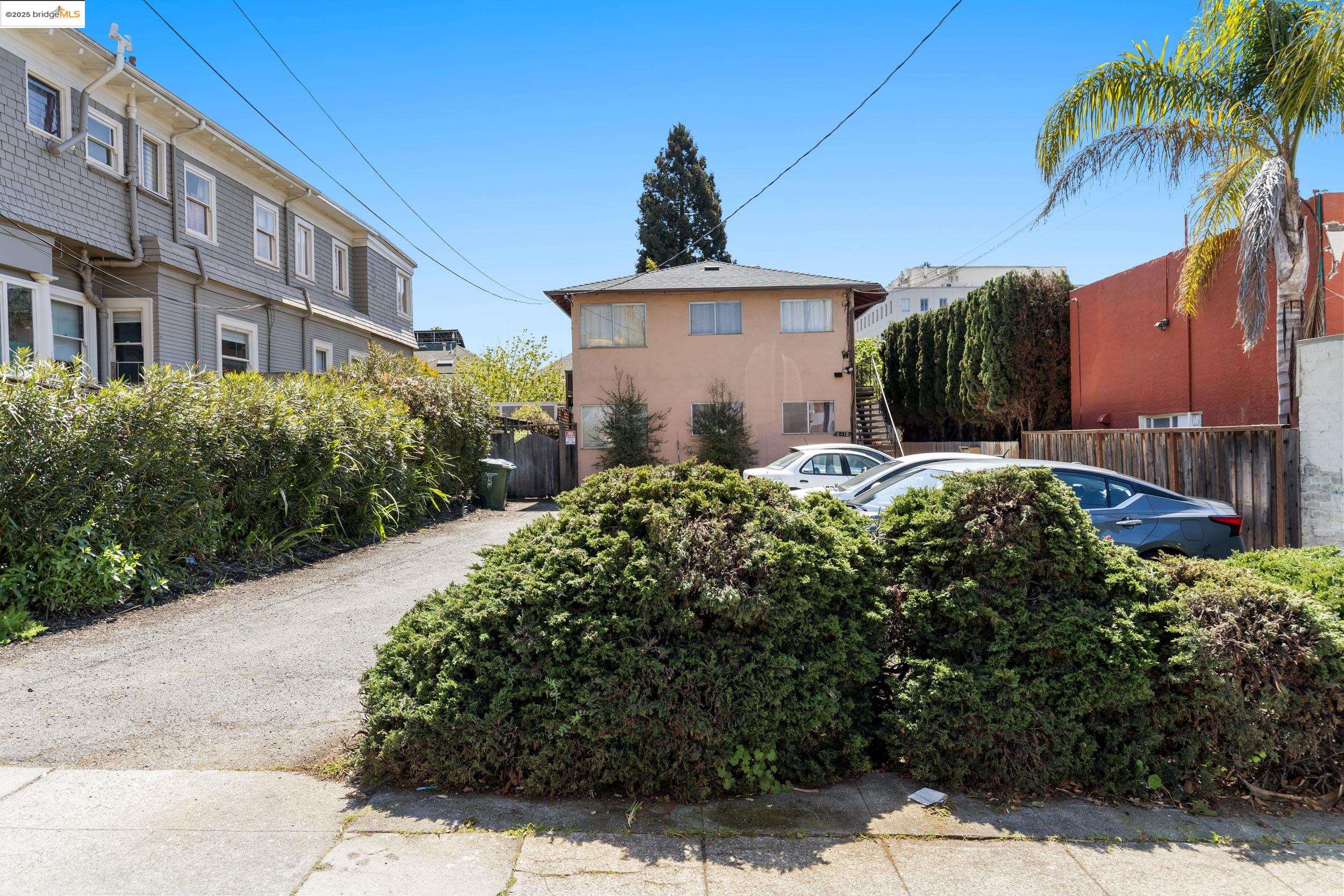 Detail Gallery Image 2 of 29 For 2410 Stuart St, Berkeley,  CA 94705 - – Beds | – Baths