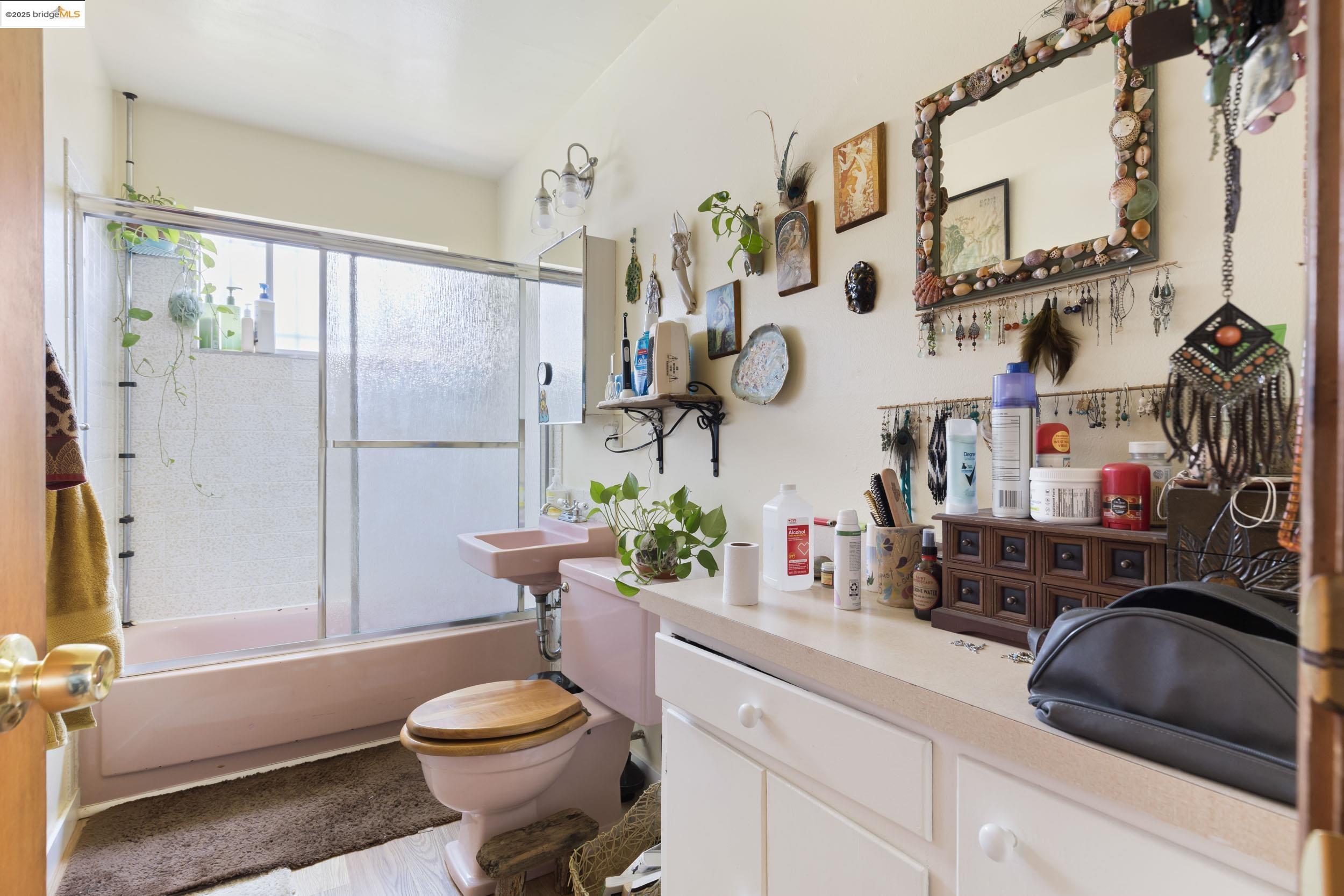 Detail Gallery Image 13 of 29 For 2410 Stuart St, Berkeley,  CA 94705 - – Beds | – Baths