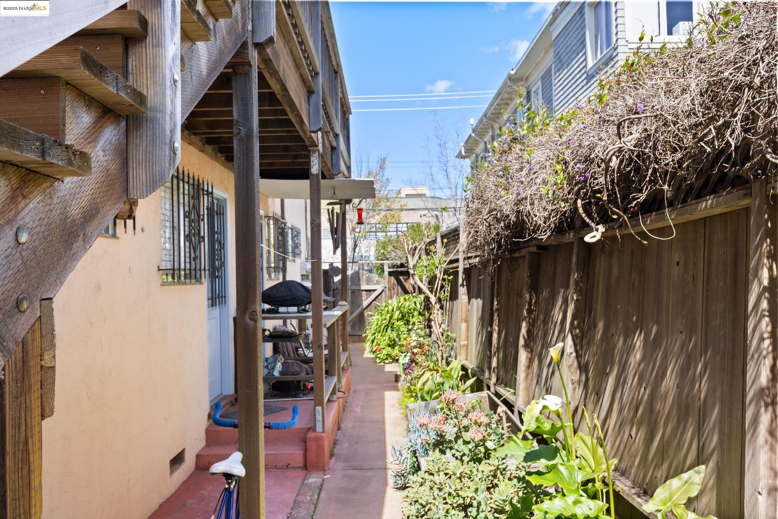 Detail Gallery Image 16 of 29 For 2410 Stuart St, Berkeley,  CA 94705 - – Beds | – Baths