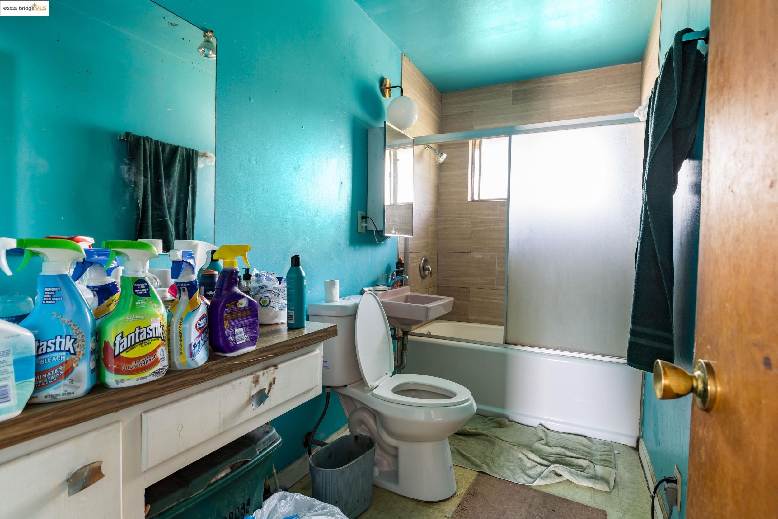 Detail Gallery Image 18 of 29 For 2410 Stuart St, Berkeley,  CA 94705 - – Beds | – Baths