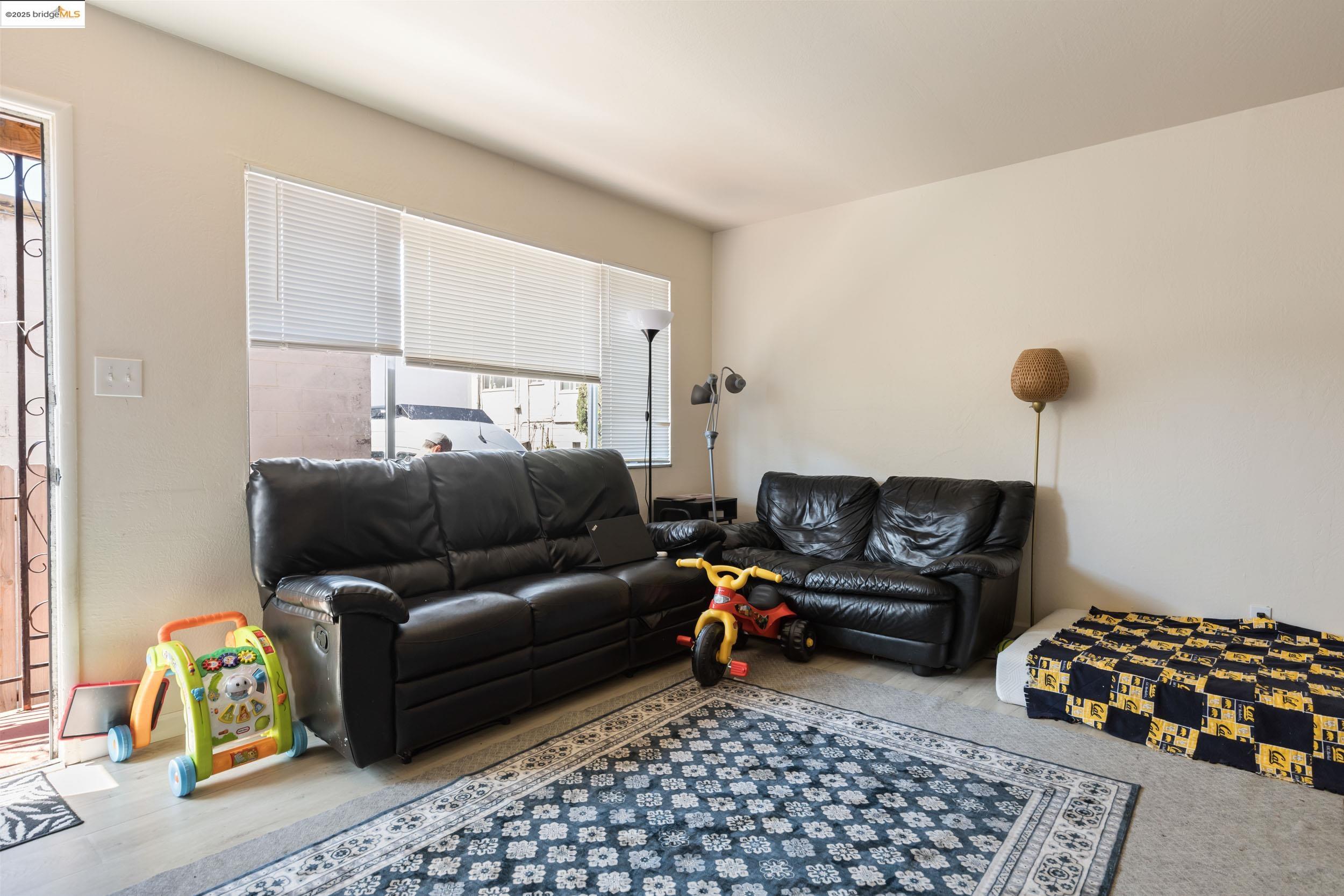 Detail Gallery Image 22 of 29 For 2410 Stuart St, Berkeley,  CA 94705 - – Beds | – Baths