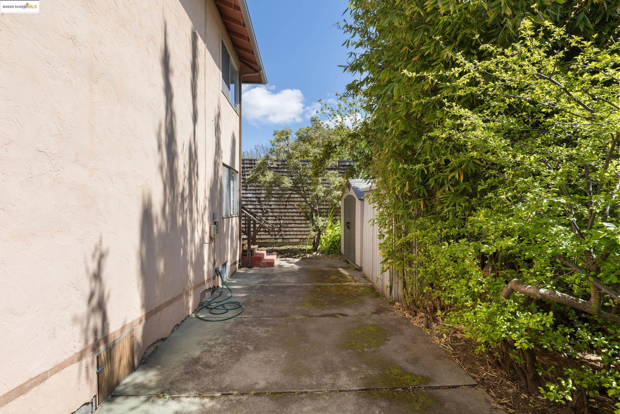 Detail Gallery Image 6 of 29 For 2410 Stuart St, Berkeley,  CA 94705 - – Beds | – Baths