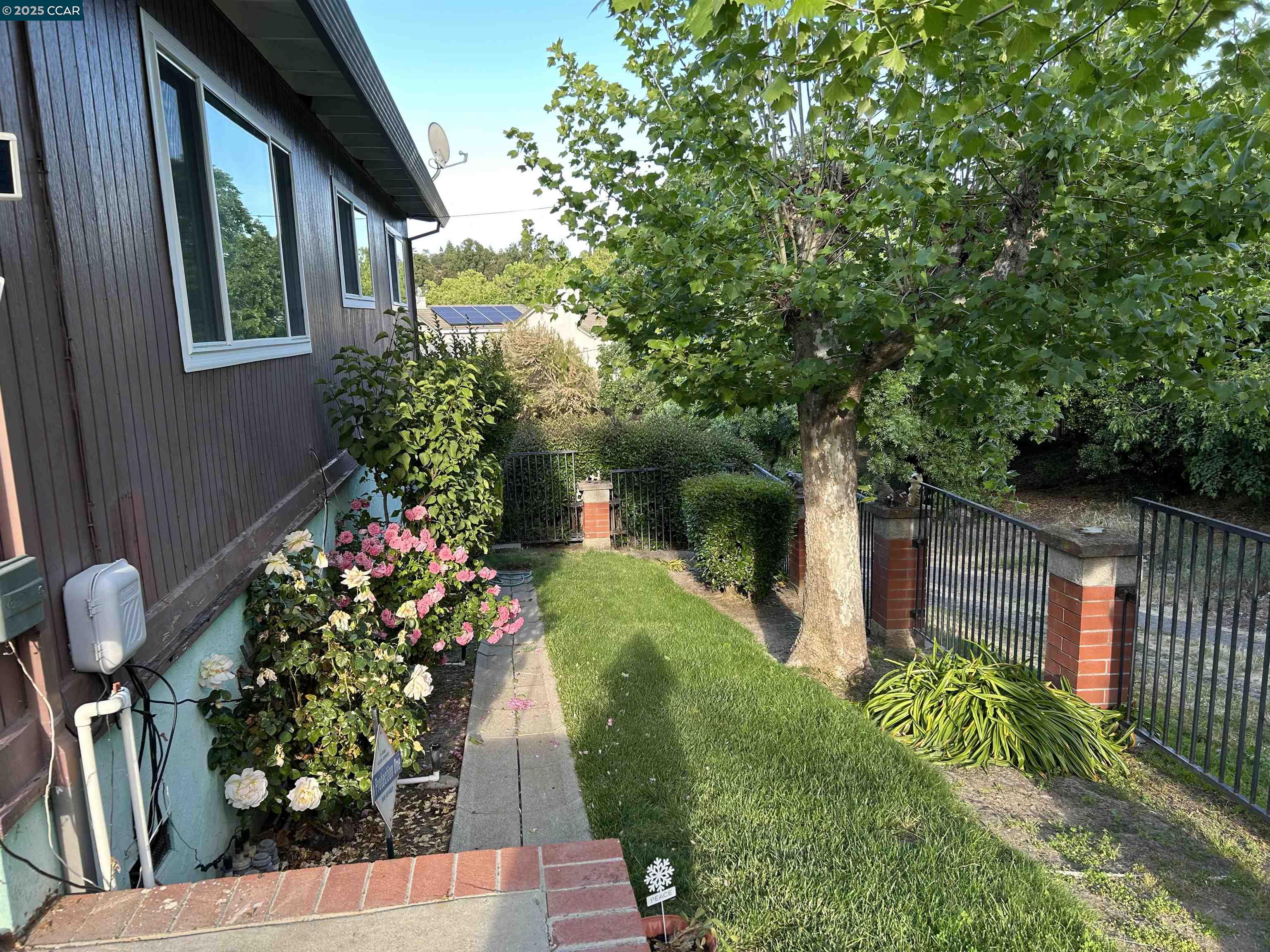 Detail Gallery Image 1 of 45 For 826 Veale, Martinez,  CA 94553 - 3 Beds | 2/1 Baths